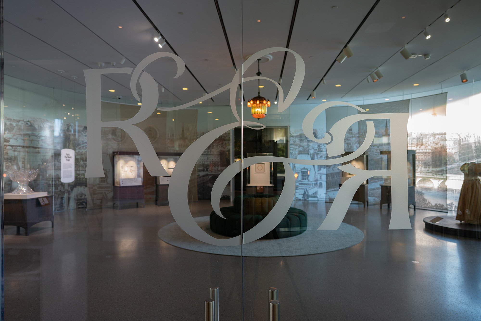 radiance-reverie-tma-paris-door-graphic.jpg