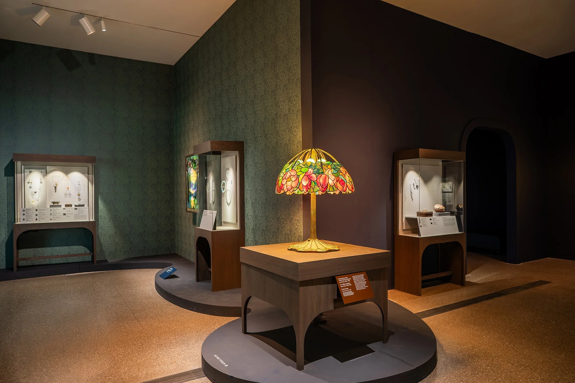 radiance-reverie-tma-tiffany-entrance-corner.jpg