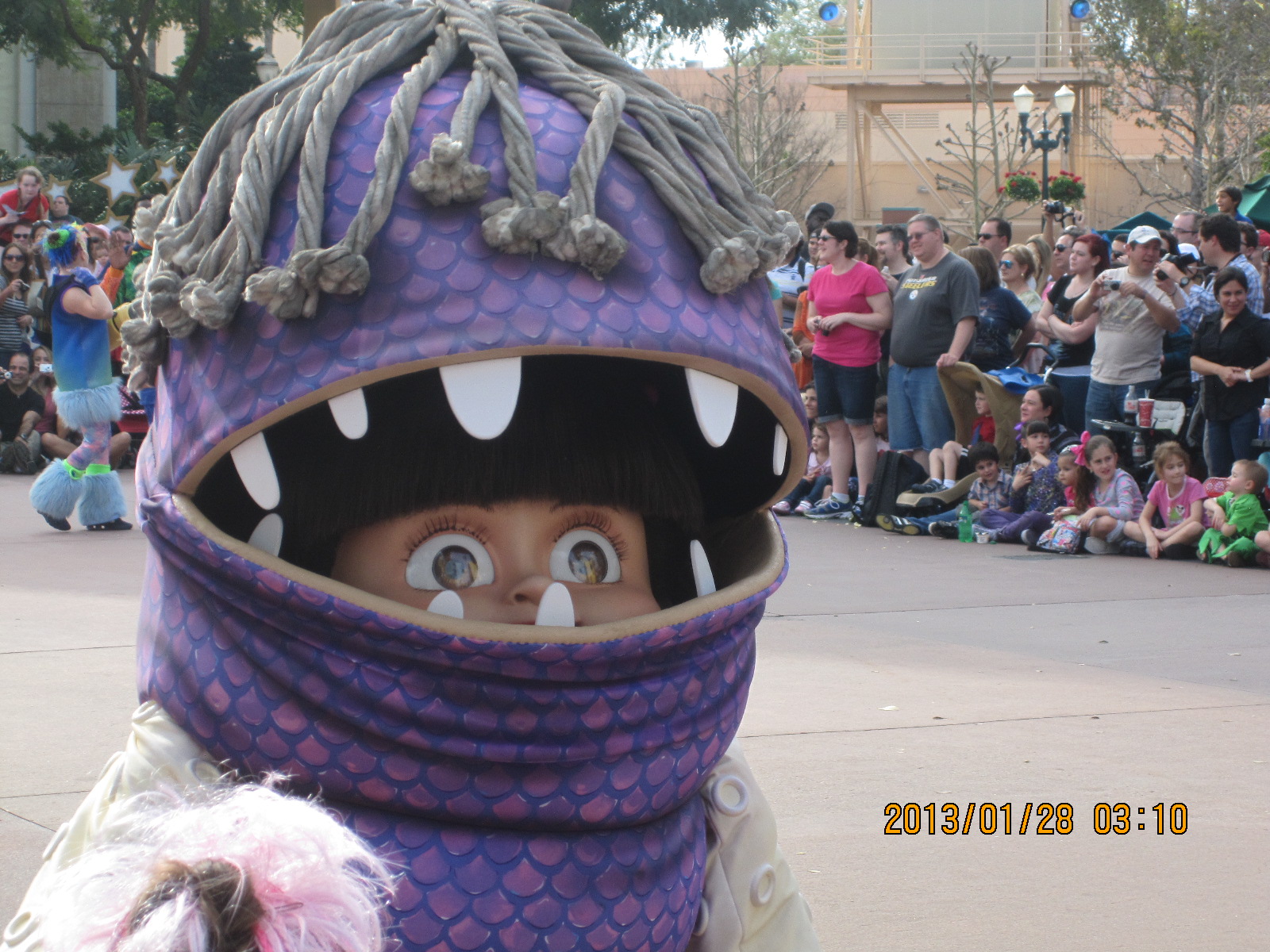 This photo cracks me up. Hey, Boo!