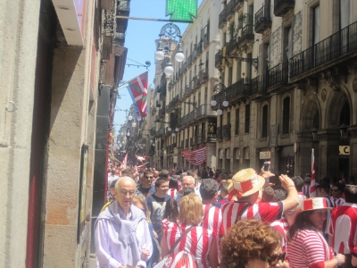 The Bilbao fans! There was no other choice. I hope you can see how far back the mass of people extended. Blocks and blocks. I'm so glad I got to see it!