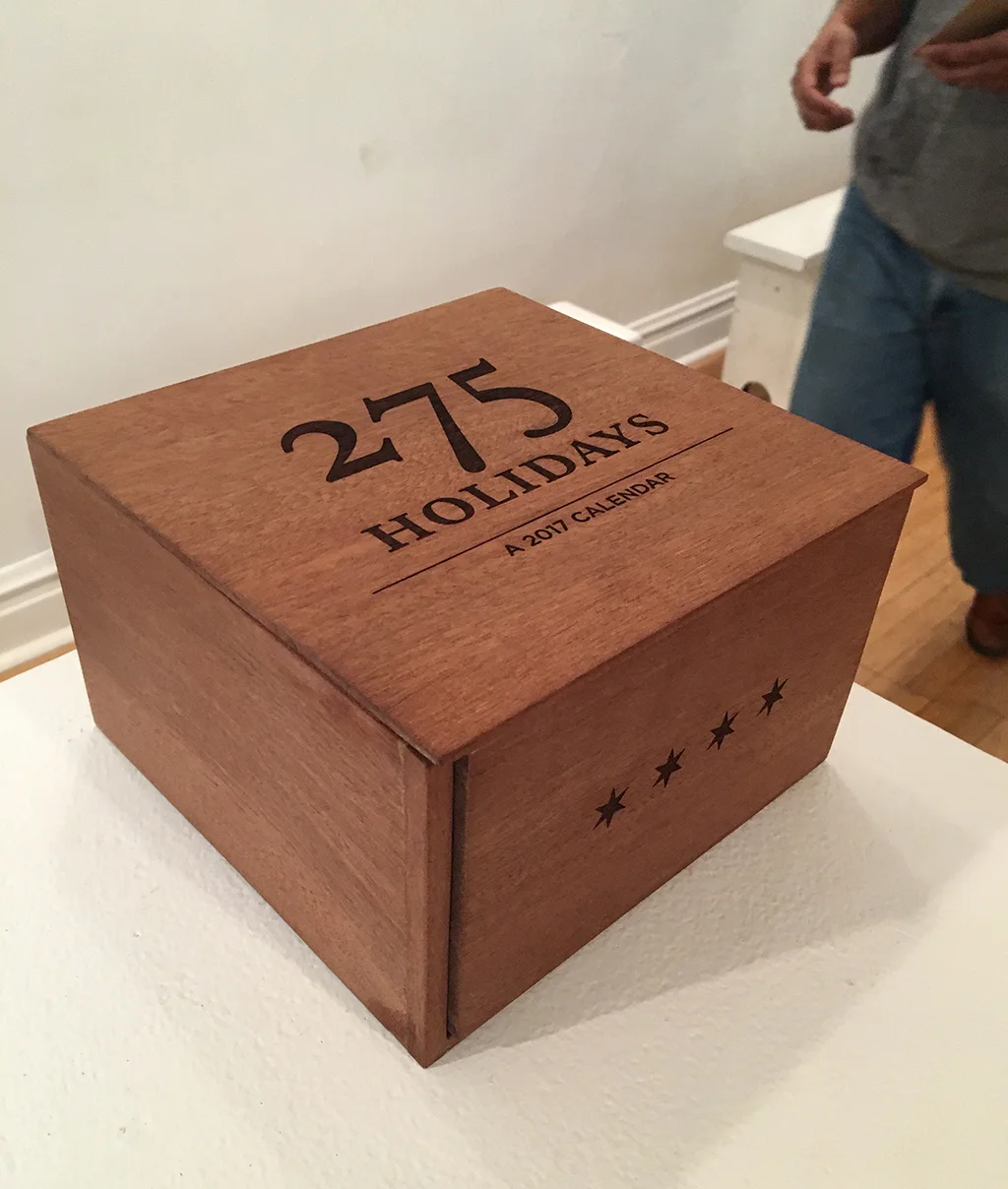 275Holidays_box_closed.JPG