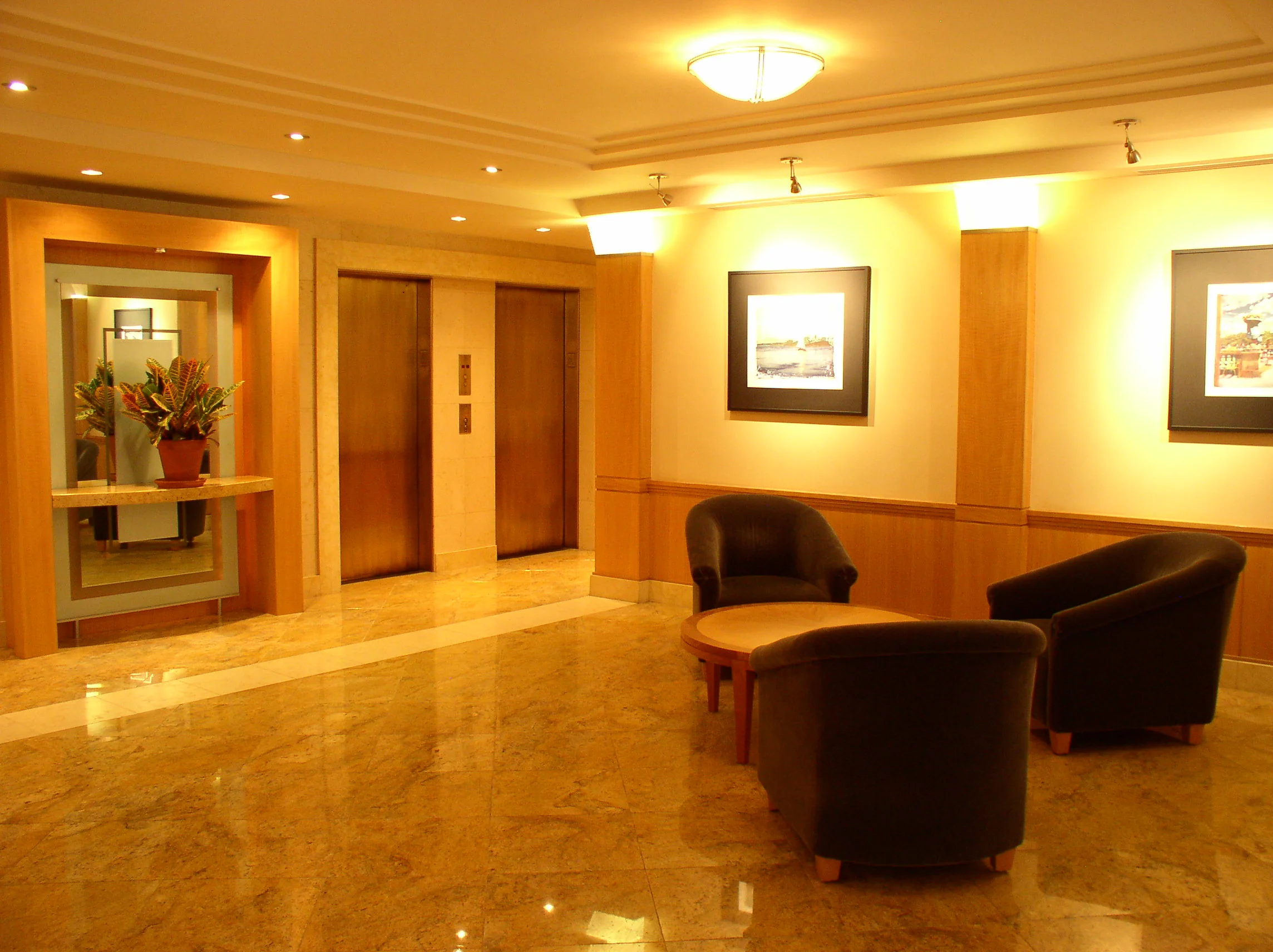 Lobby 051.jpg