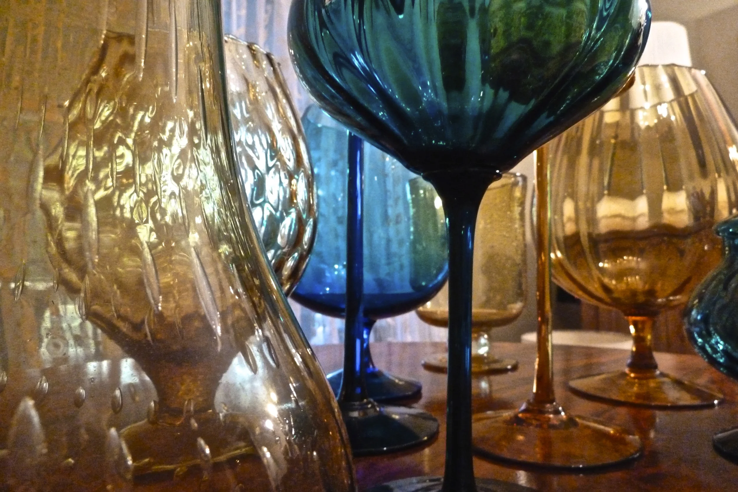 APR presents a Mid Century Madness Holiday Sale