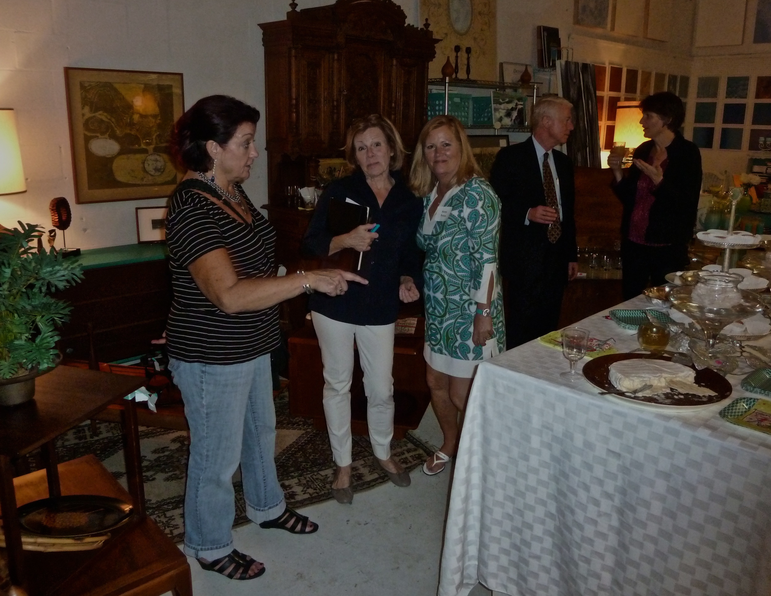  A few guests at the end of Friday evening with Atomic Autumn and Alene.