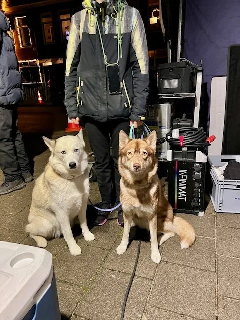 Yuki en Koyo op de filmset