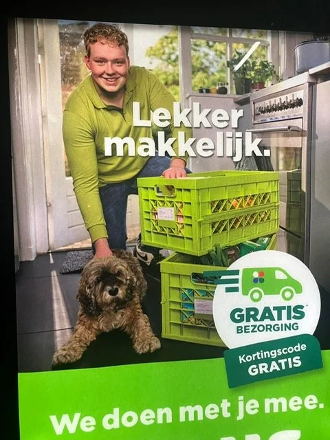 Djinnie op abri's voor 'PLUS'