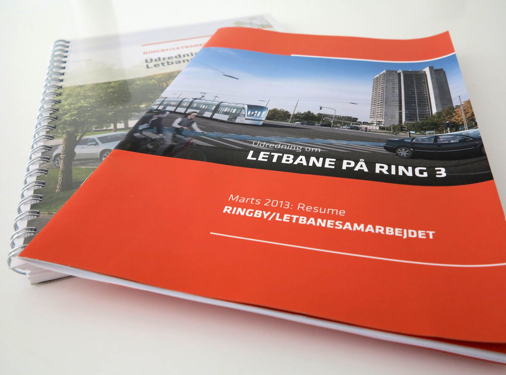   Kunde:   Ringby-Letbanesamarbejdet   Brochure og rapport:   Design af omslag og indhold   