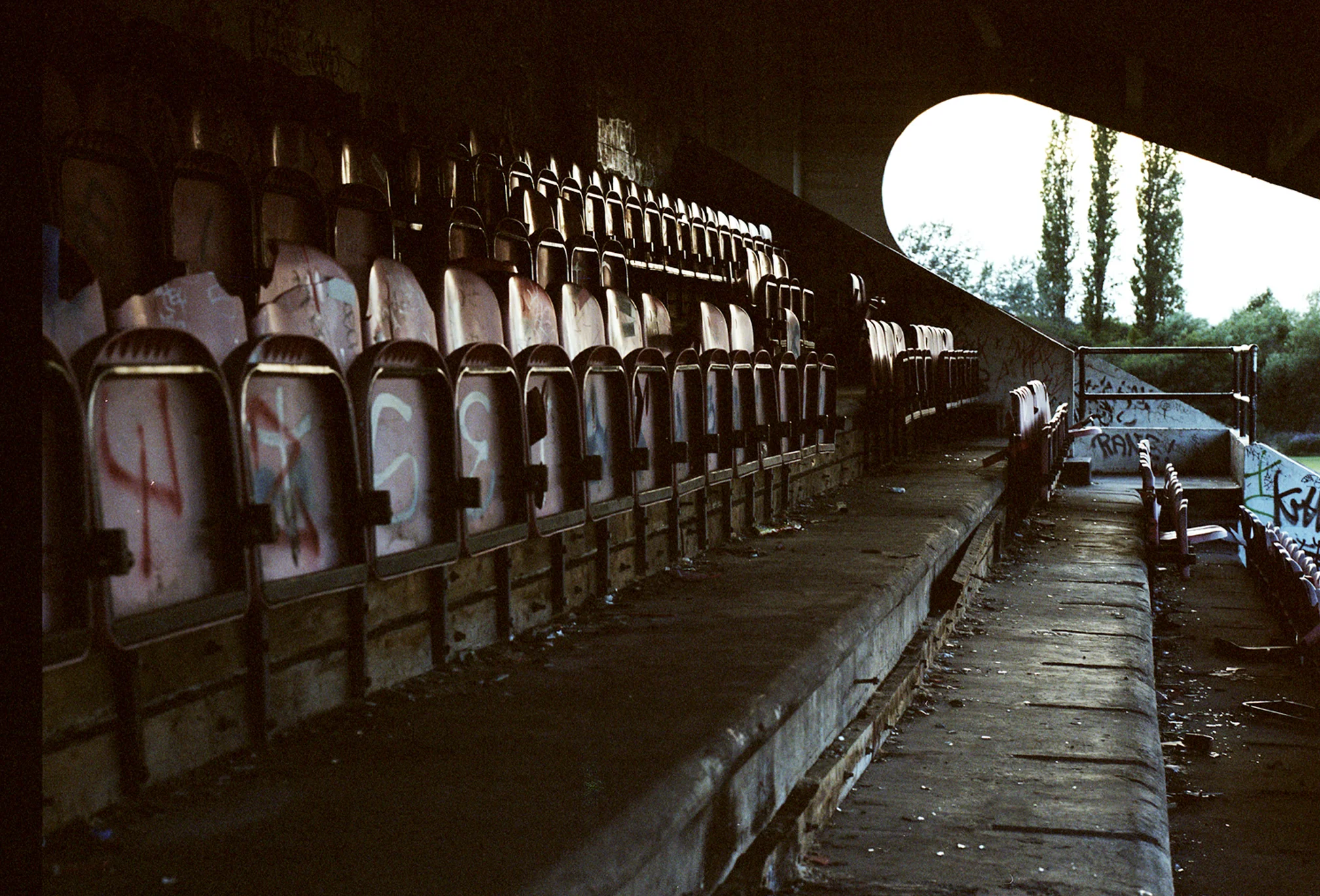 abandoned_stand02.jpg