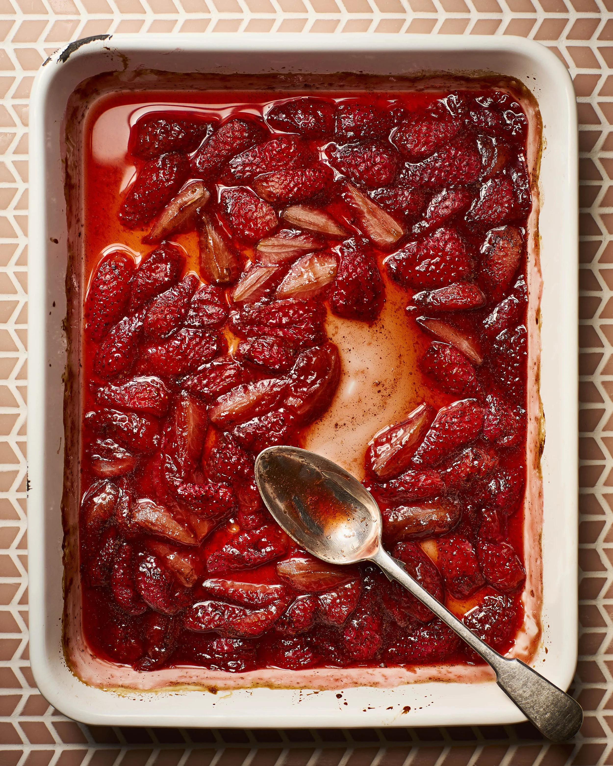 16.05.25_Eat_Like_a_Greek146_Roasted_Strawberries.jpg