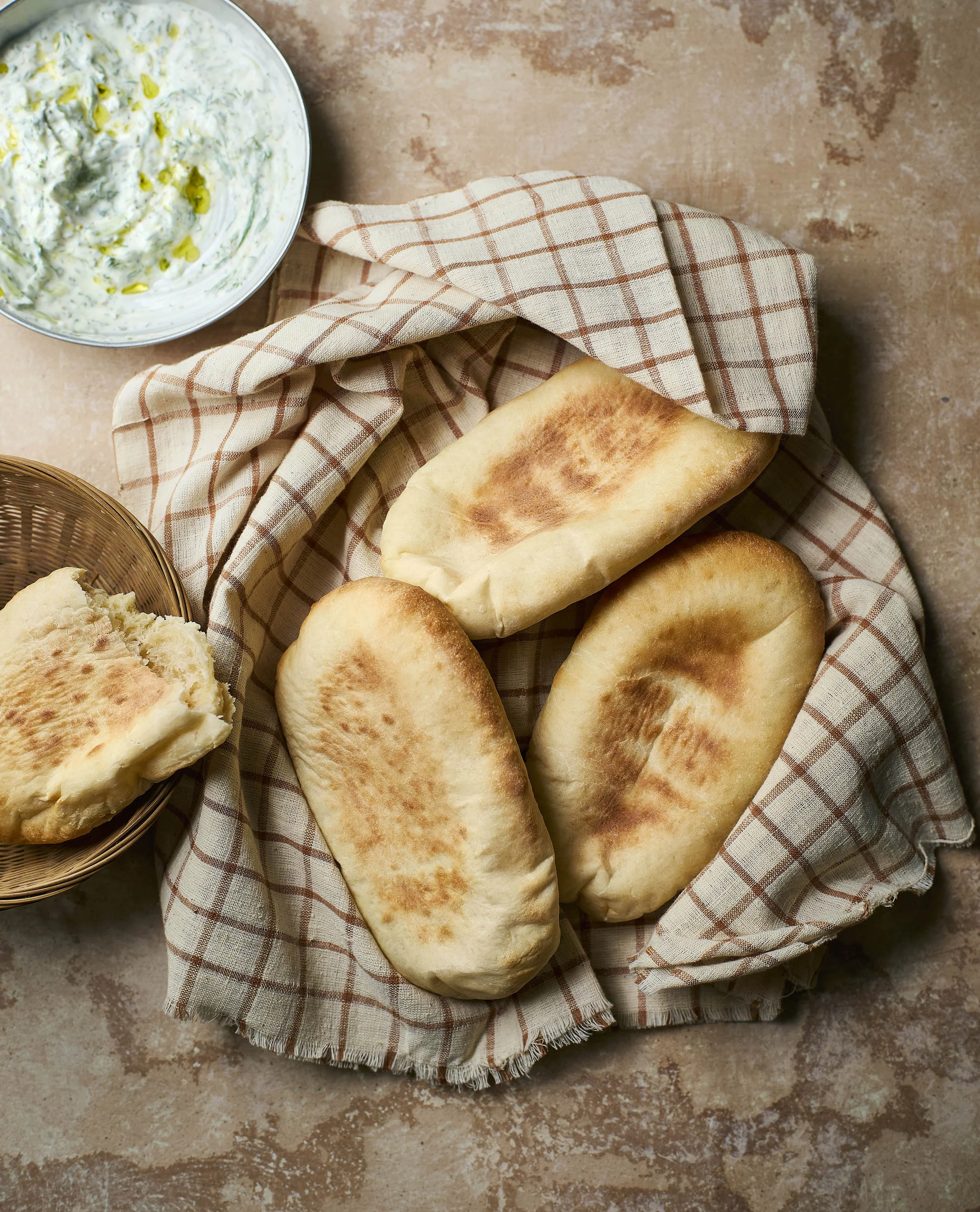 15.05.25_Eat_Like_a_Greek2525_Pitta_Bread.jpg