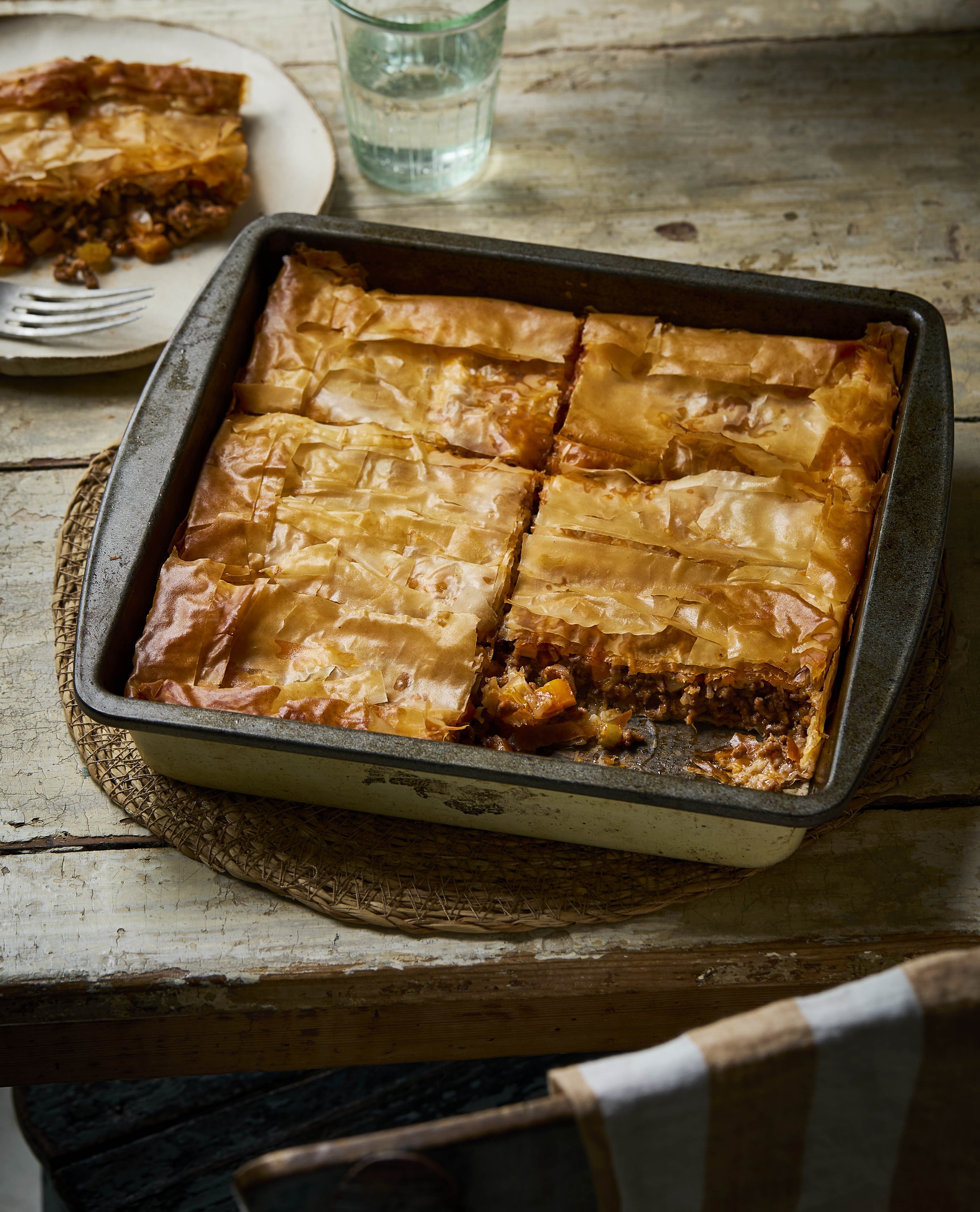 29.05.25_Eat_Like_a_Greek078_Filo_Meat_pie.jpg