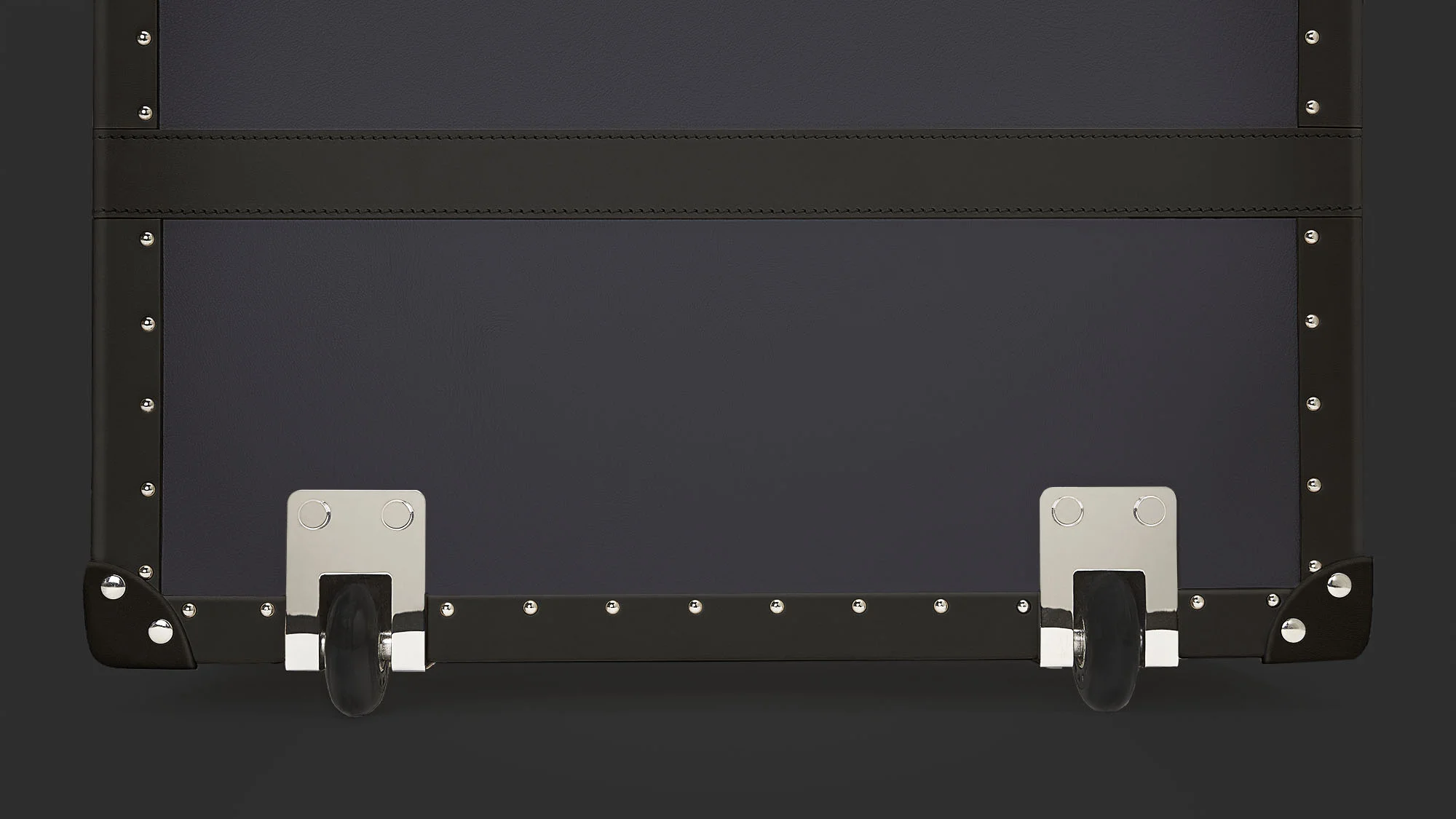 Trunk-8-Large-Wheels.jpg
