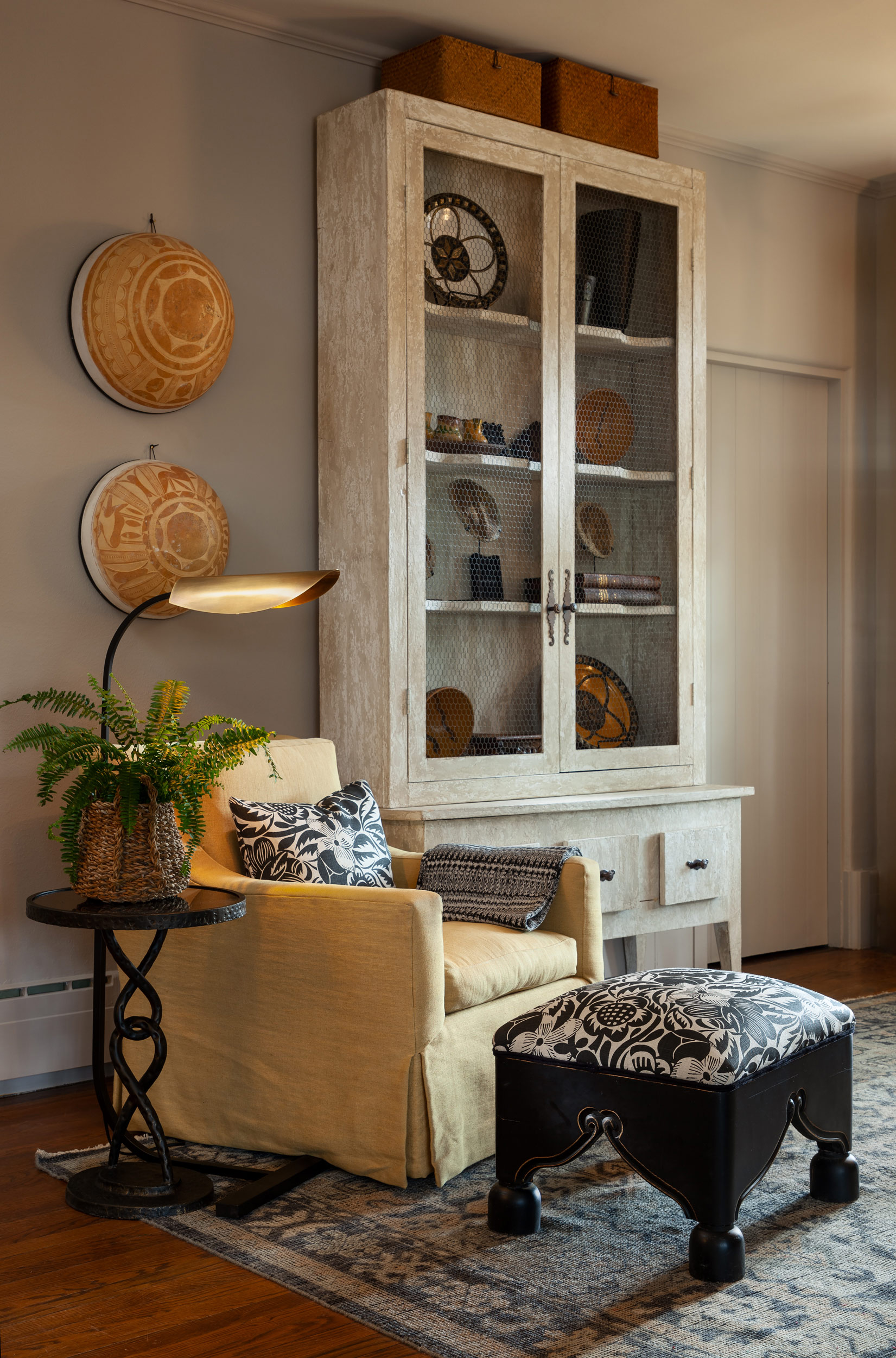 Victoria-Sanchez-Showhouse-Santa-Fe-luxury-bedroom-design-sitting-area.jpg