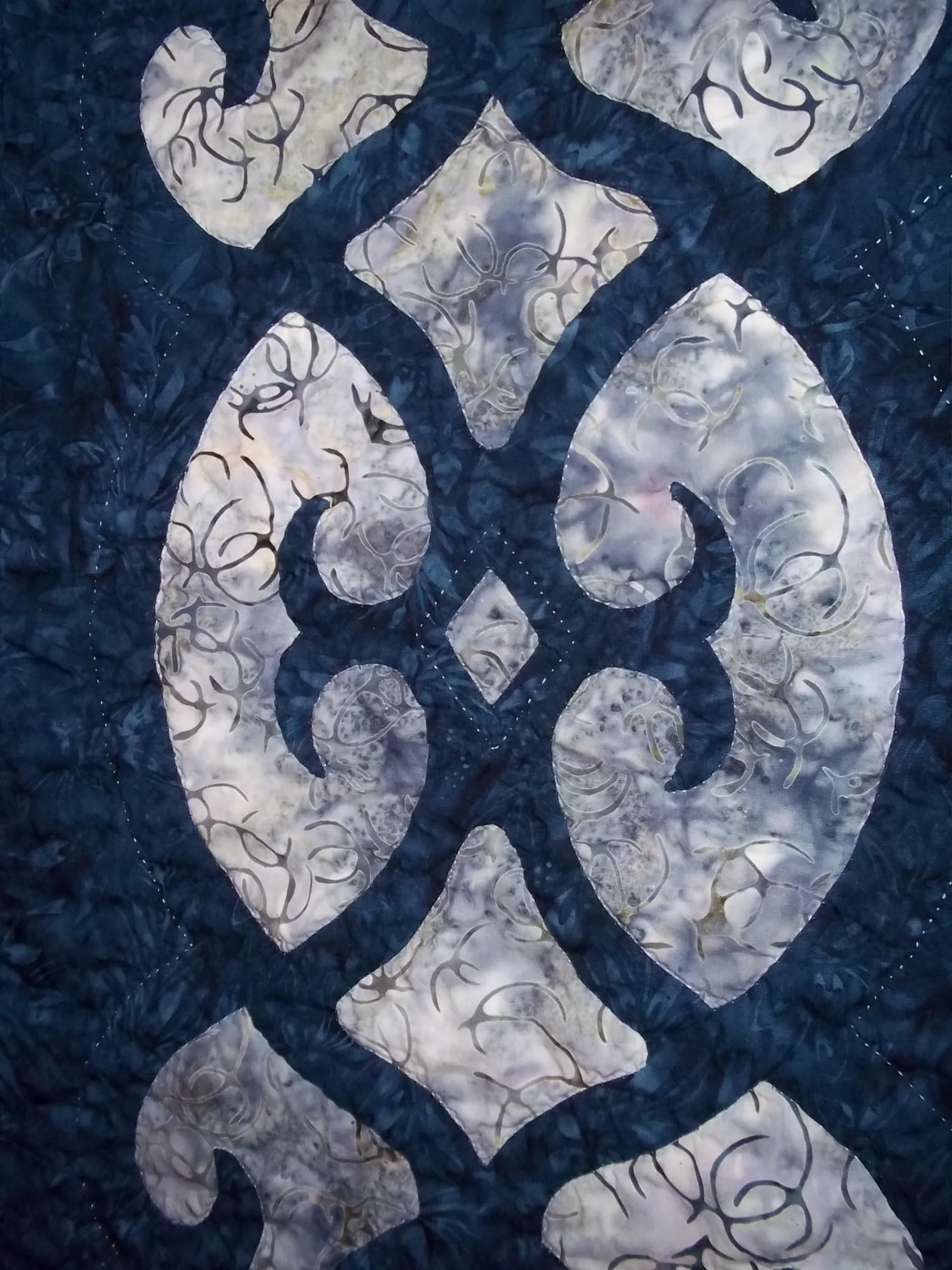 Enchamted Evening table runner, Center close up.jpg