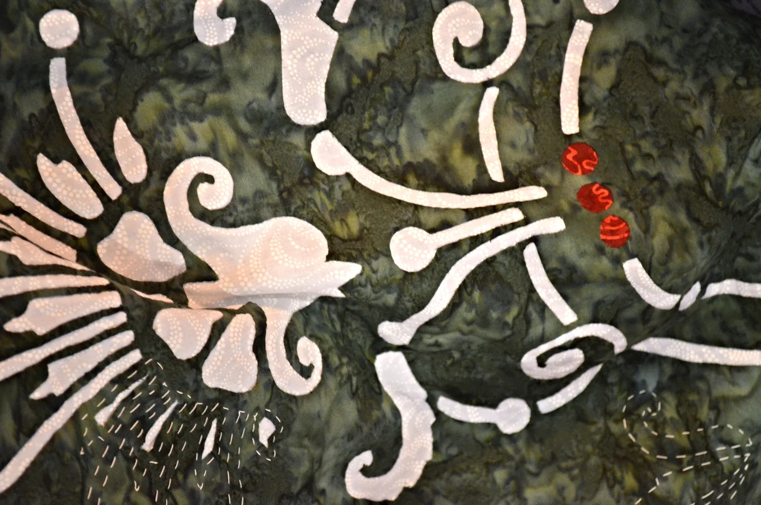 Victorian Urn table runner . Adding color under.