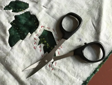 N5100 4" straight Kai scissors . Honed specially for Eye of the Beholder.