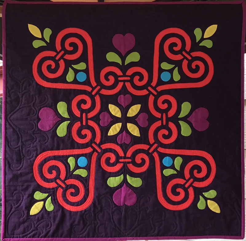 Sweetheart Sorbet, Medallion XII (26" x 26"). hand or machine reverse applique with applique. 