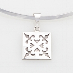 Medium Spring Love pendant.