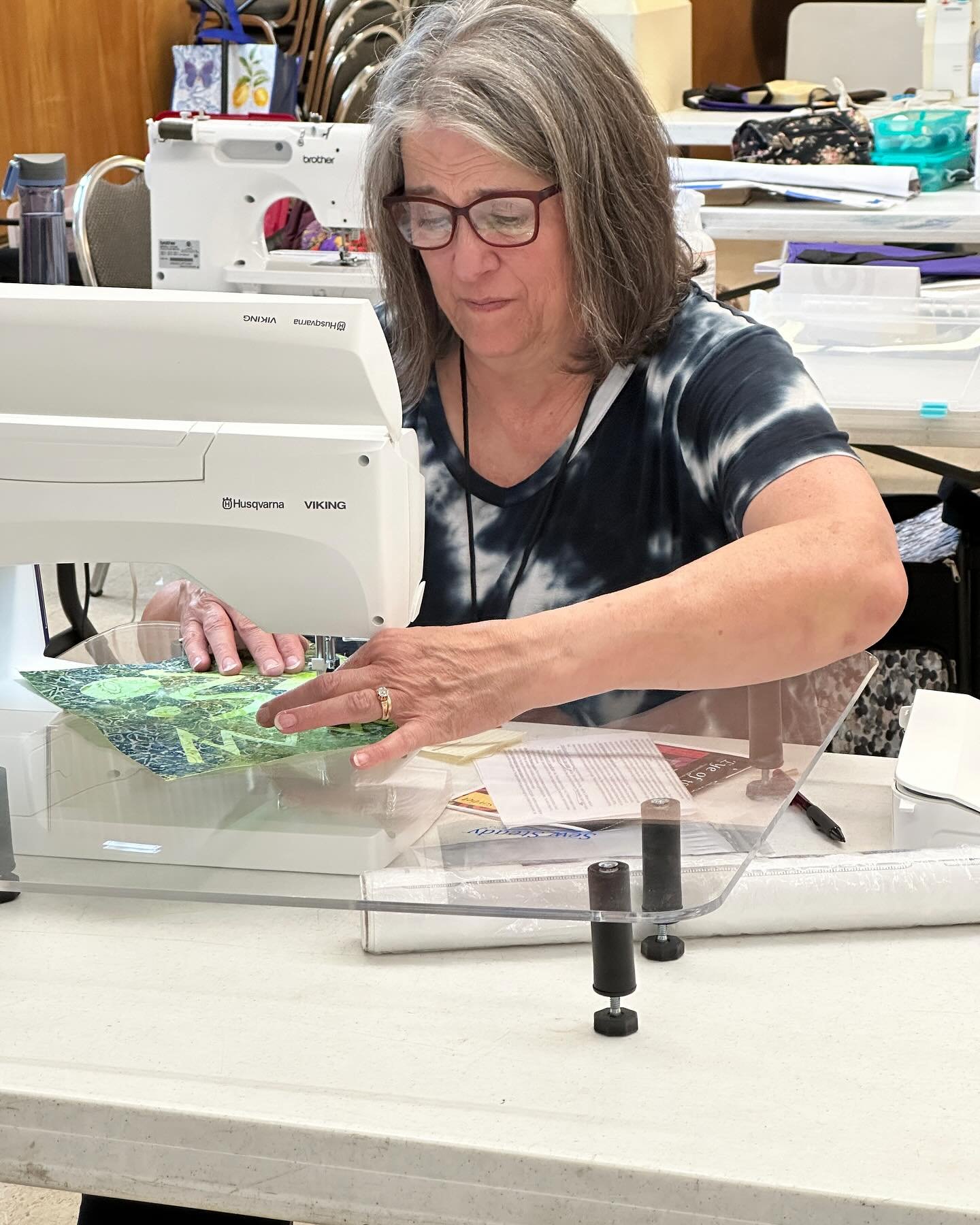 Pictures of my wonderful and diligent students from the Reverse Applique is Fun: Machine workshop with the #piecingpartnersquiltguild this past Wednesday and Thursday in Colorado Springs! From perfecting their satin stitching skills, to tracing, fusi