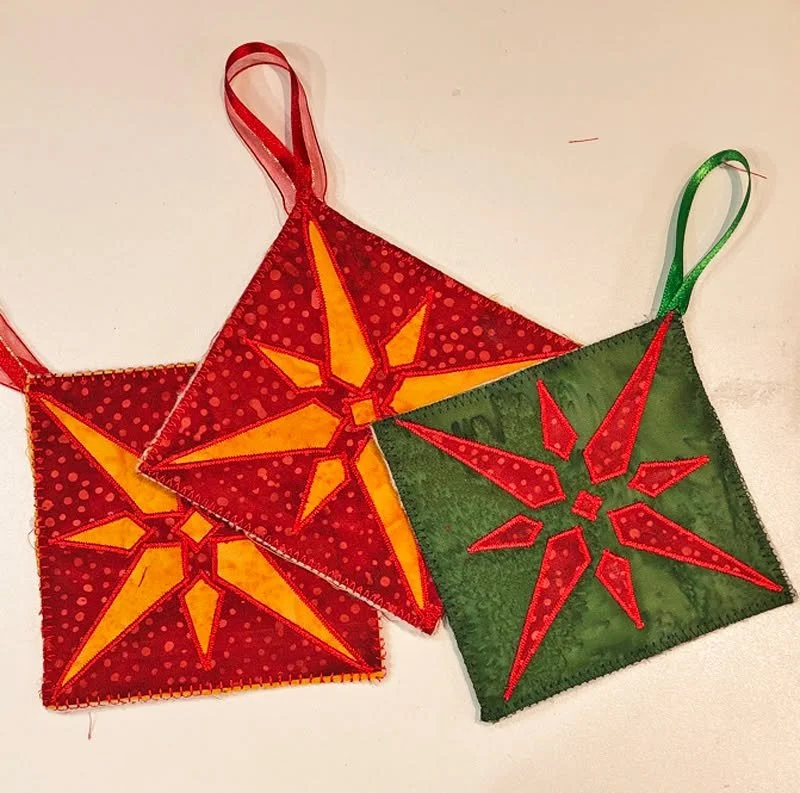 Quilting Ornaments workshop from the comfort of your home for @johnccampbellfolkschool  via @lessonface . Learn the joys of creating 3 Twinkling Star Ornaments via reverse applique, applique and paper-piecing all by machine in this fun, 2-day class t