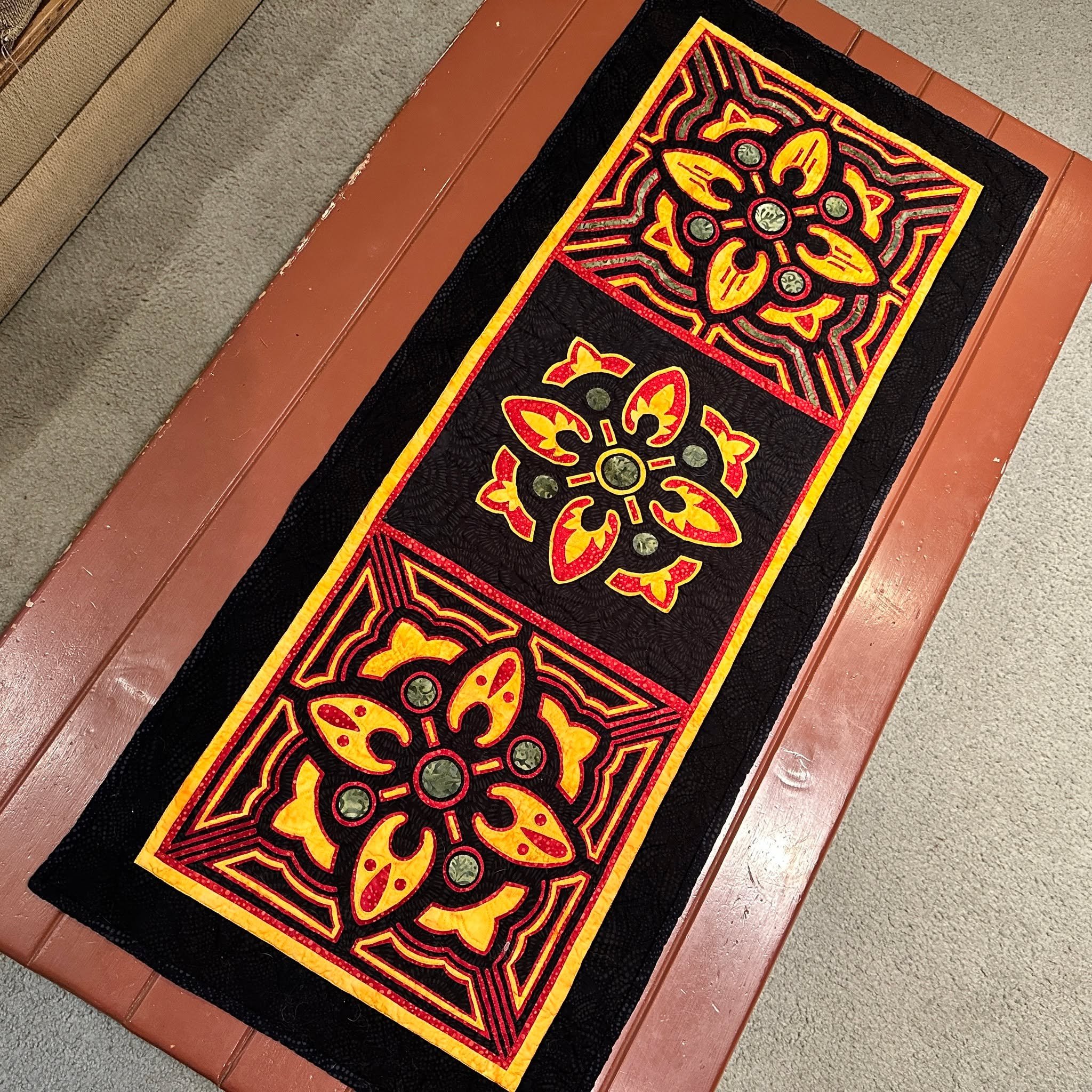 💫 Unleash Your Inner Artist! 💫 - Join Margaret Willingham at AQS QuiltWeek Daytona! For 😍Create Mola Magic😍 workshop Feb. 19, Thursday, 8:30 am - 4:00 pm @aqsonline 
Tap into your creative genius while learning to craft stunning Molas like the Na