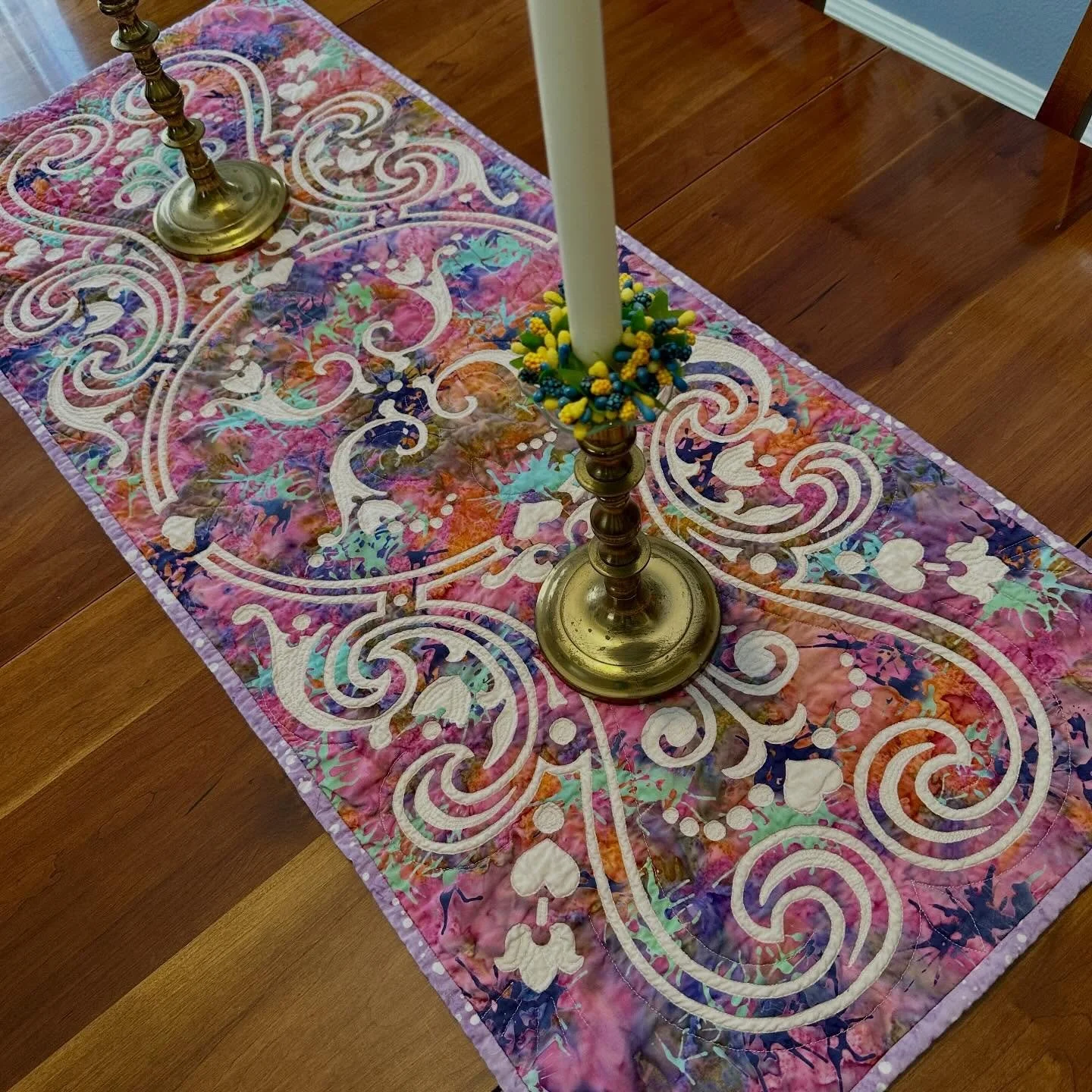 Eternal Spring table runner in pretty peaceful, cheerful pink. Made by hand reverse appliqu&eacute;. All freshly washed and laid out for Easter. Made in batiks by @rjrfabrics . #reverseappliqu&eacute; #rjr #eyeofthebeholderquiltdesign #tablerunner #h