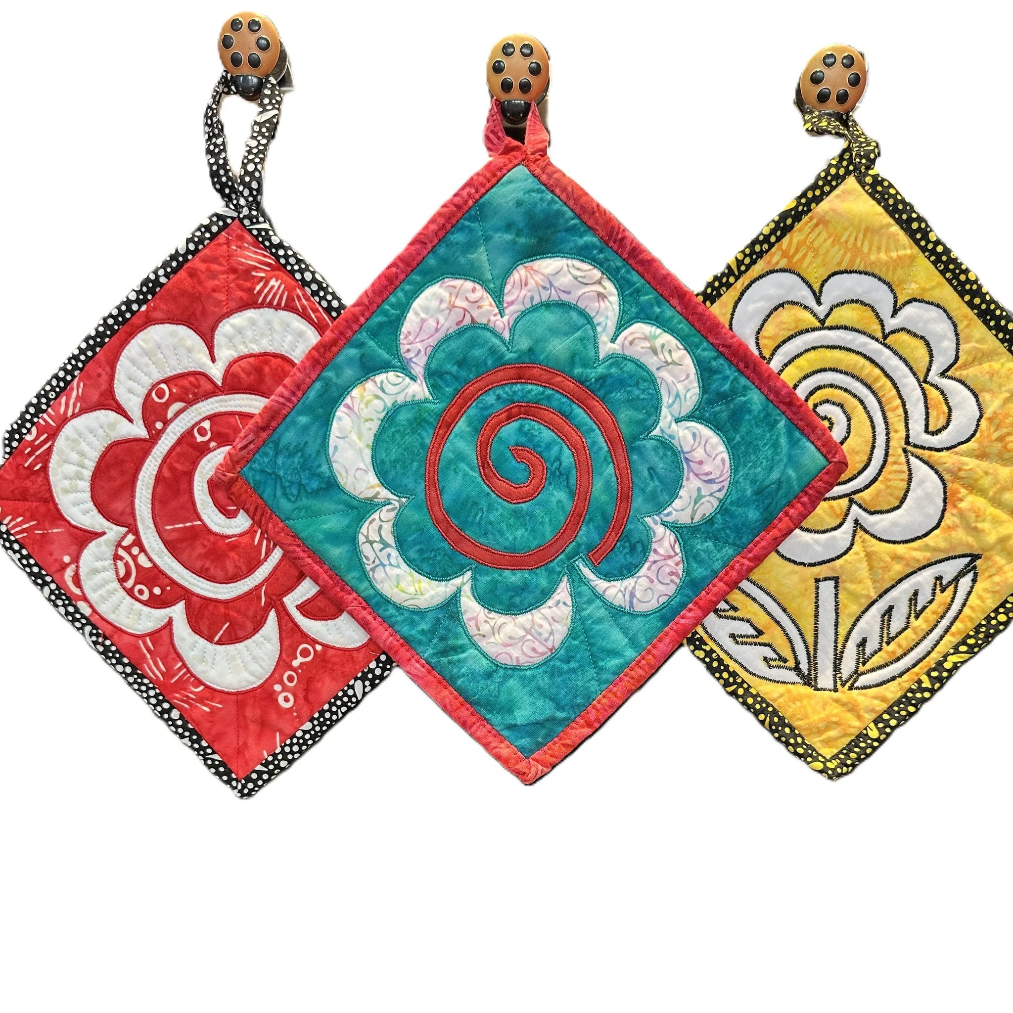 Learn Machine Reverse Applique.🌼 Make a Sunflower Swirl Potholder🌼
with Margaret Brewster Willingham
May 16, 2025, 1:30 pm &ndash; 5 pm, The Quilt Store, Broomfield, CO
 
Let the sunshine 🌞 into your kitchen with Sunflowers. Learn machine reverse 