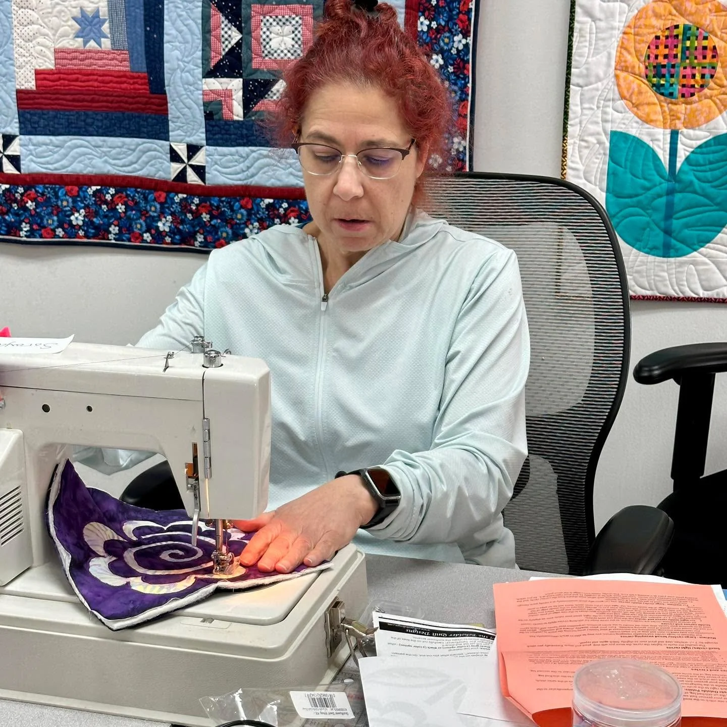 Lovely ladies! Fun class! Darling potholders created! Had a great day Saturday at quiltstorebroomfield teaching #machinereverseapplique to these delightful quilters as they made Sunflower and Daisy #potholders.  #potholdersofinstagram #thequiltstoreb