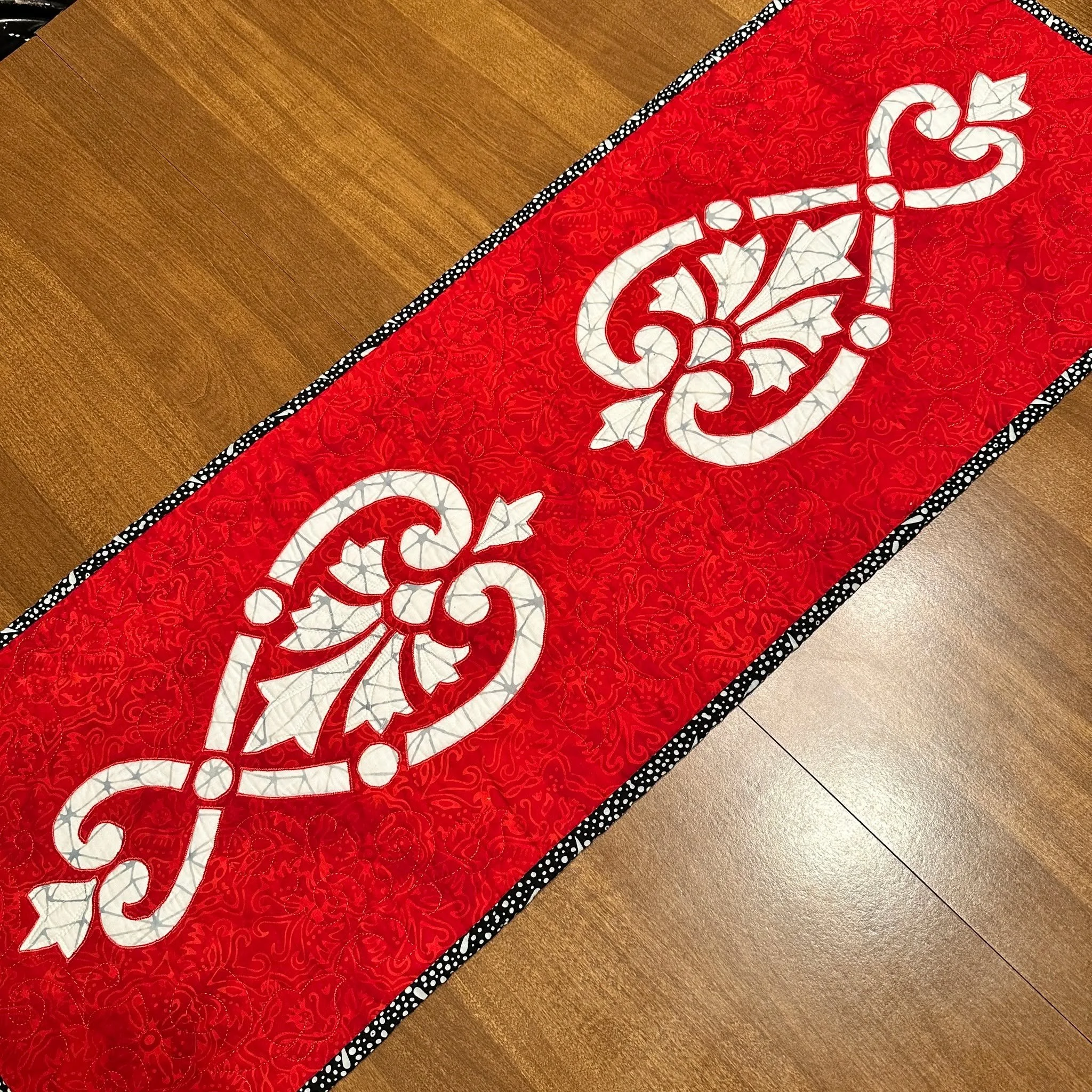 Hearts &amp; Fleurs-Machine Reverse Appliqu&eacute; is FUN @wildoatssewingco : 
Create your own reverese applique Hearts &amp; Fleurs table runner (13&rdquo; x 36&rdquo;) by machine.  Class is Oct. 23, 2026, 1:00 &ndash; 5:00 pm &amp; Oct. 24, 2026, 