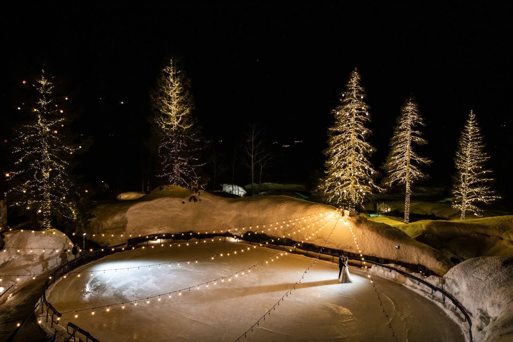 everline-resort-wedding-couple-ice-rink-north-lake-tahoe.jpg