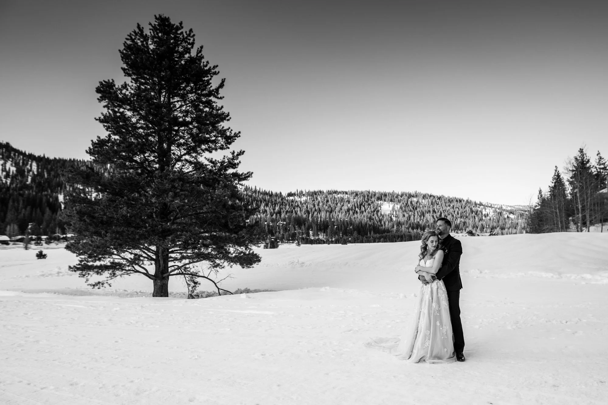winter-wedding-portraits-heavenly-south-lake-tahoe.jpg