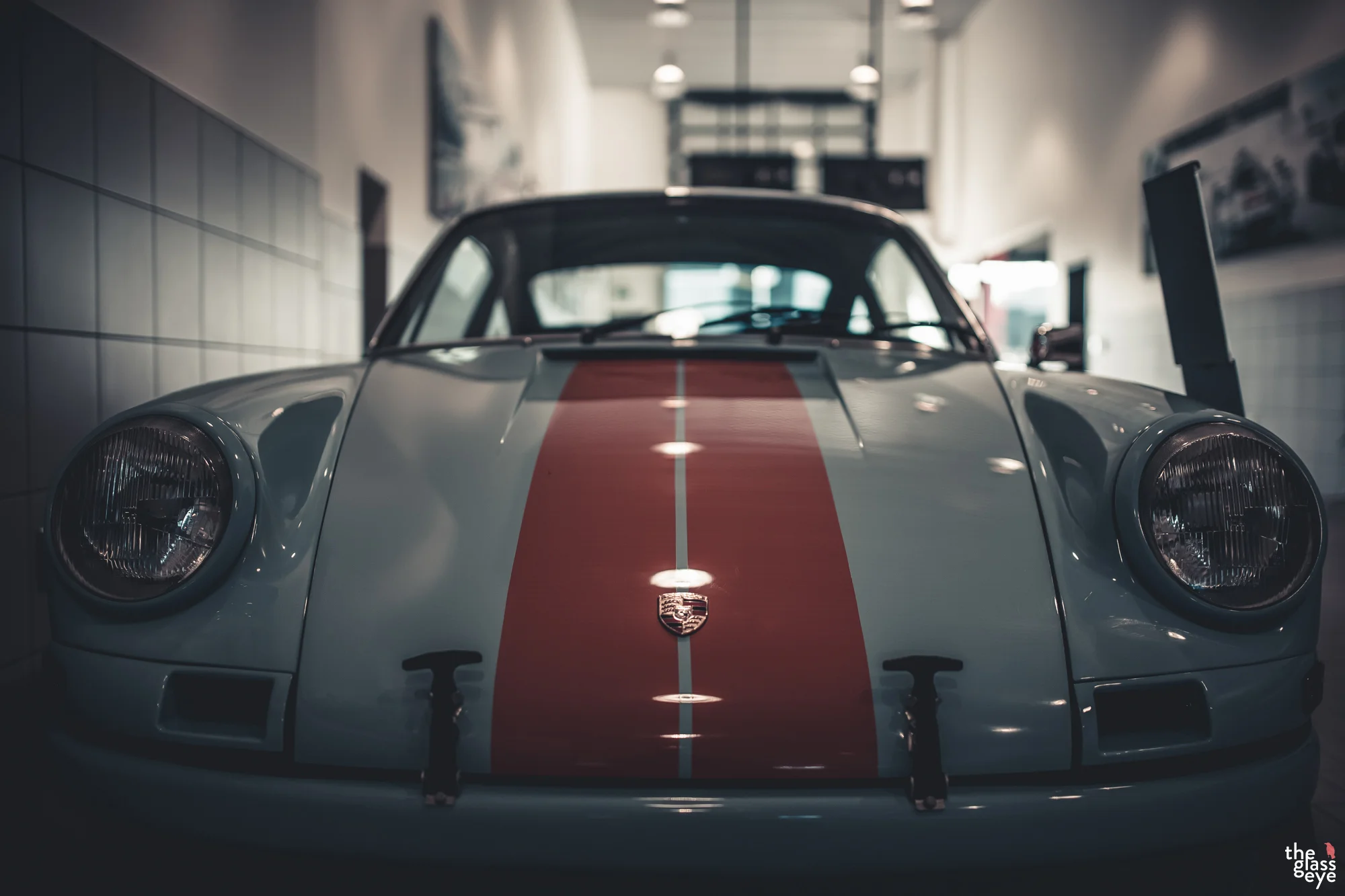 Porsche_Centre_Langley_001.jpg