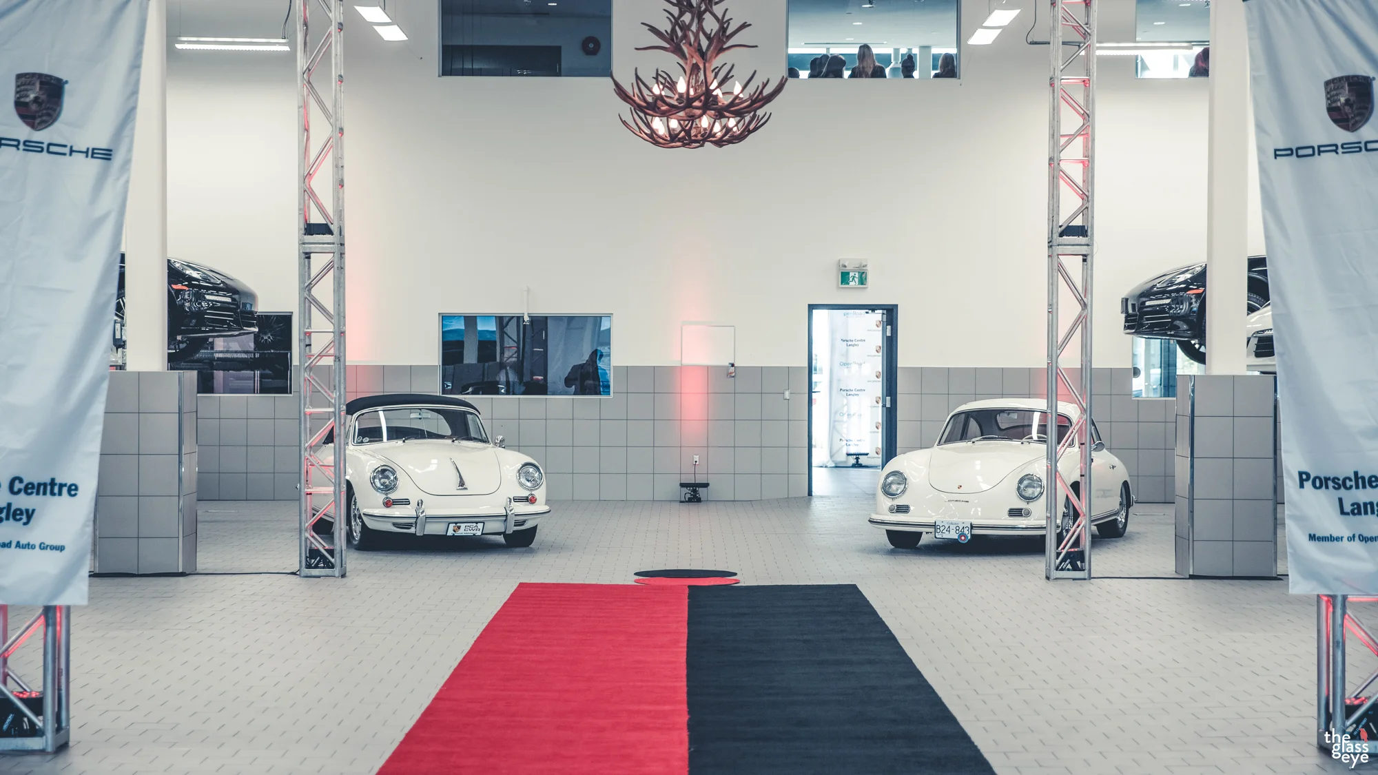 Porsche_Centre_Langley_006.jpg