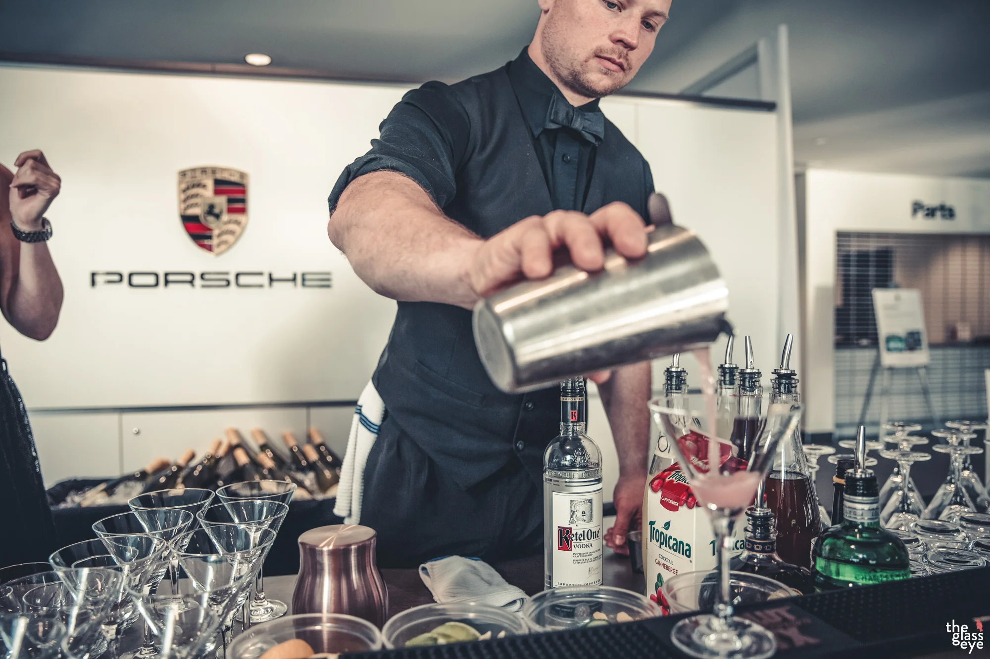 Porsche_Centre_Langley_011.jpg