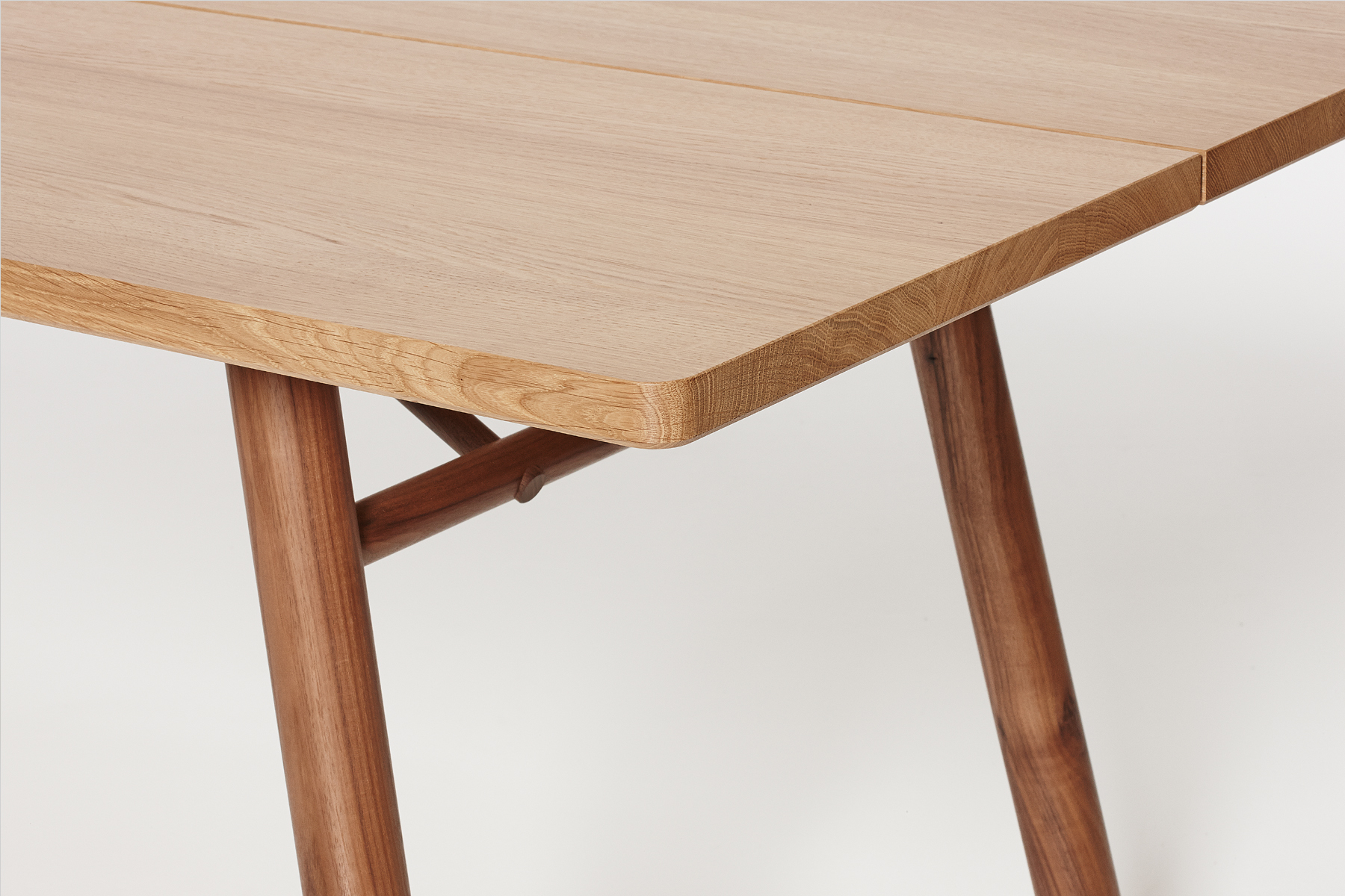 Fosse Table Detail