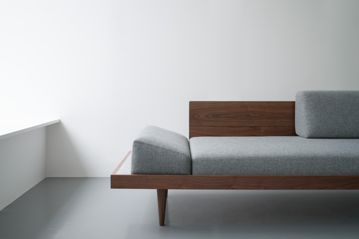 Walnut Day bed custom design for client in Glasgow hand crafted by furniture maker Namon Gaston 