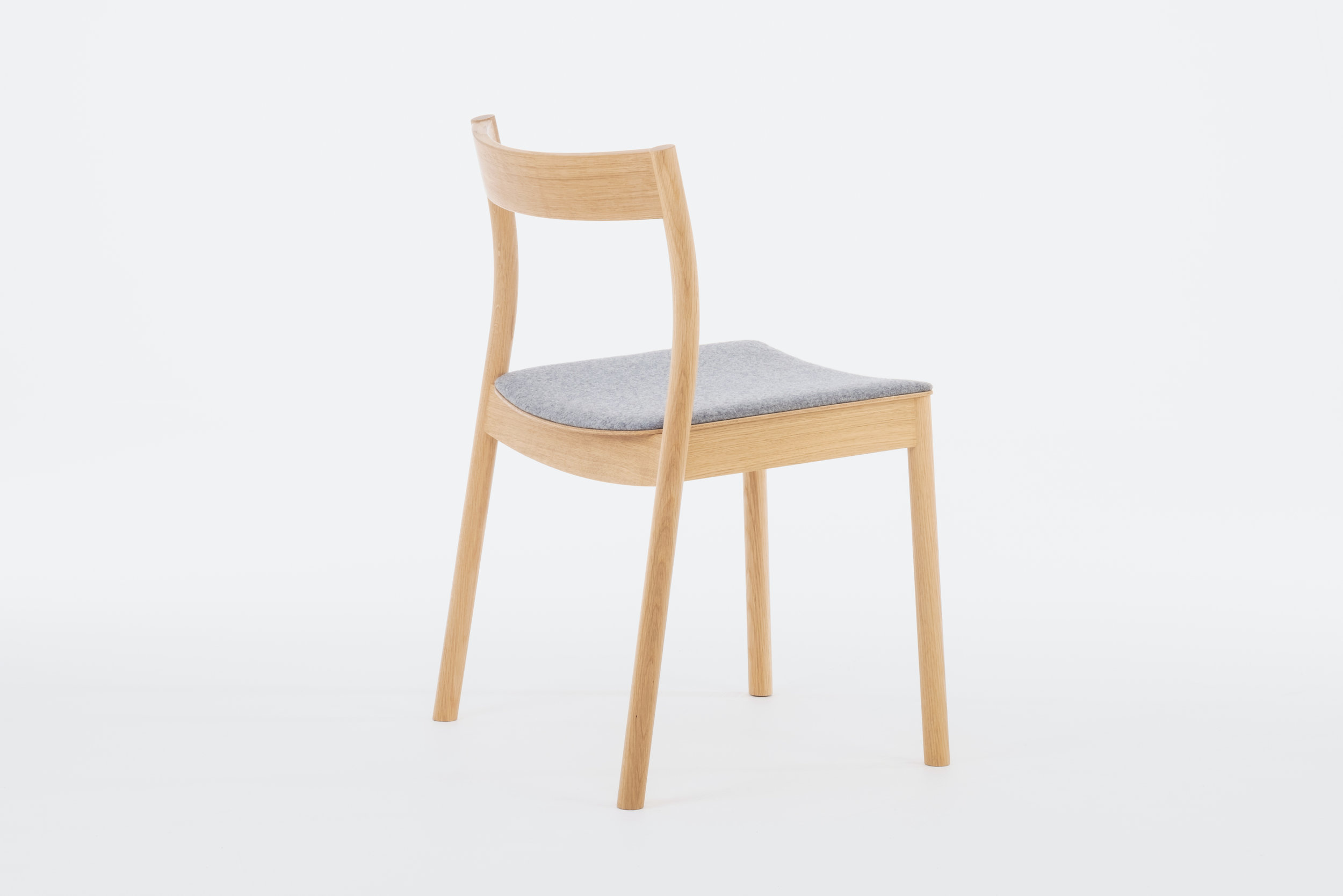 Stacking contract/dining chair in solid Oak
