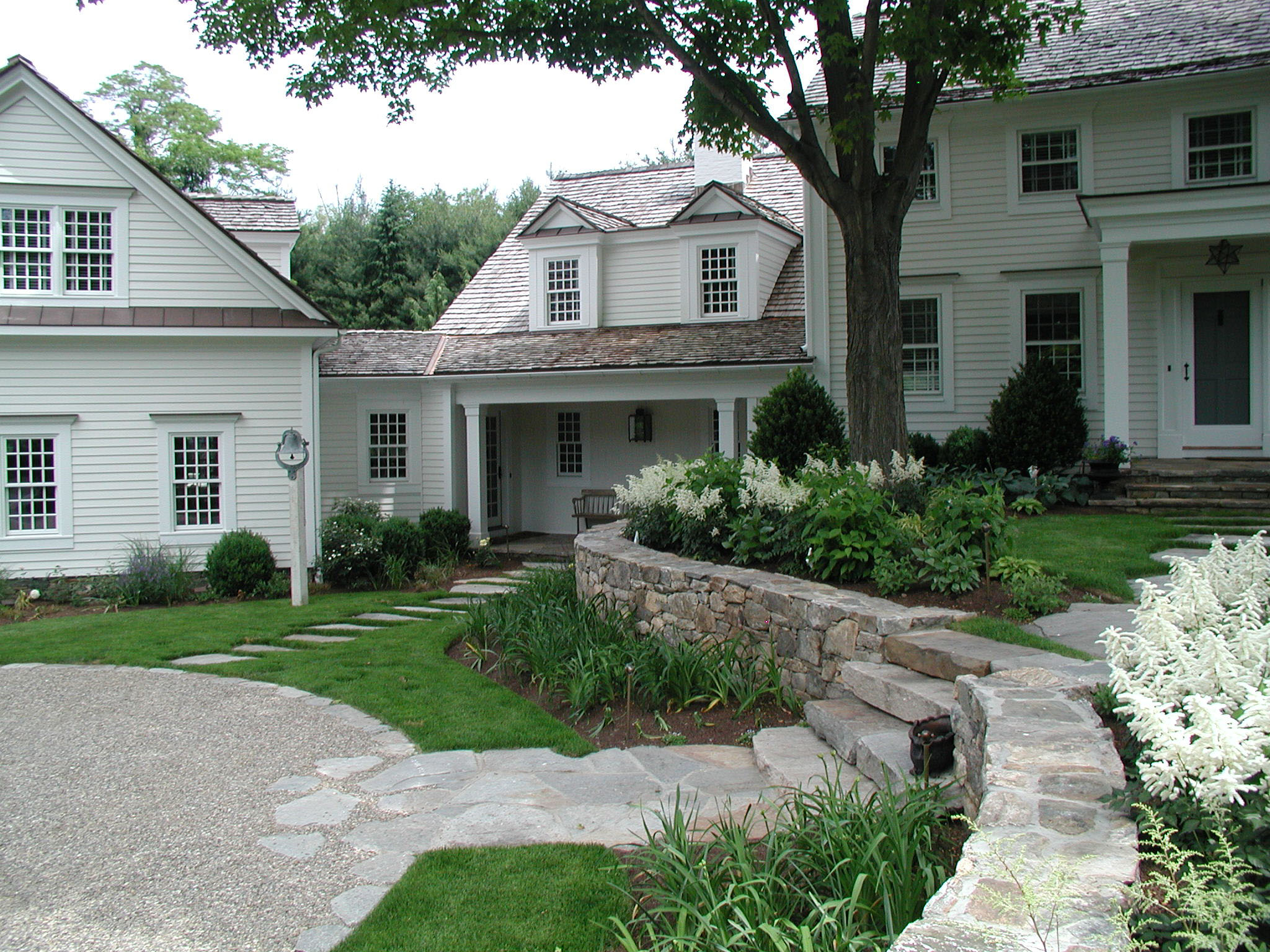 CLASSIC NEW ENGLAND GARDEN - Stone Selection