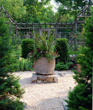 DESIGNER’S GARDEN - Rustic Formality