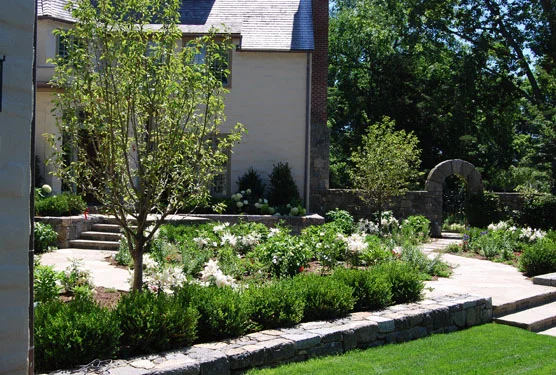 ENGLISH STYLE GARDEN - Greenwich CT