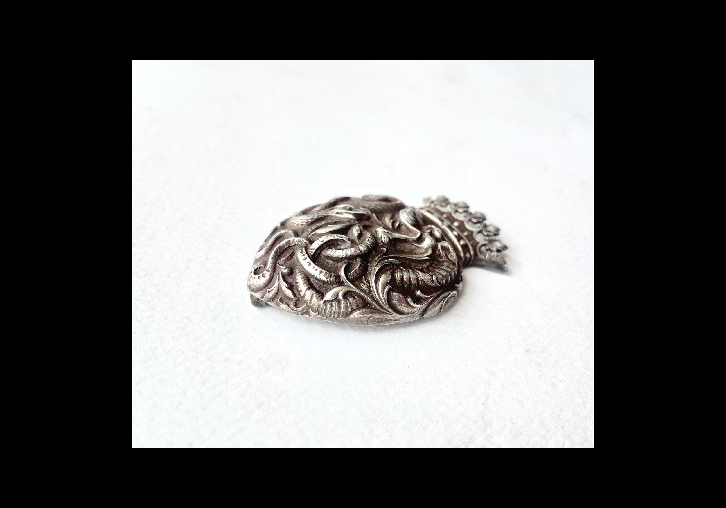 dragpon pin.jpg