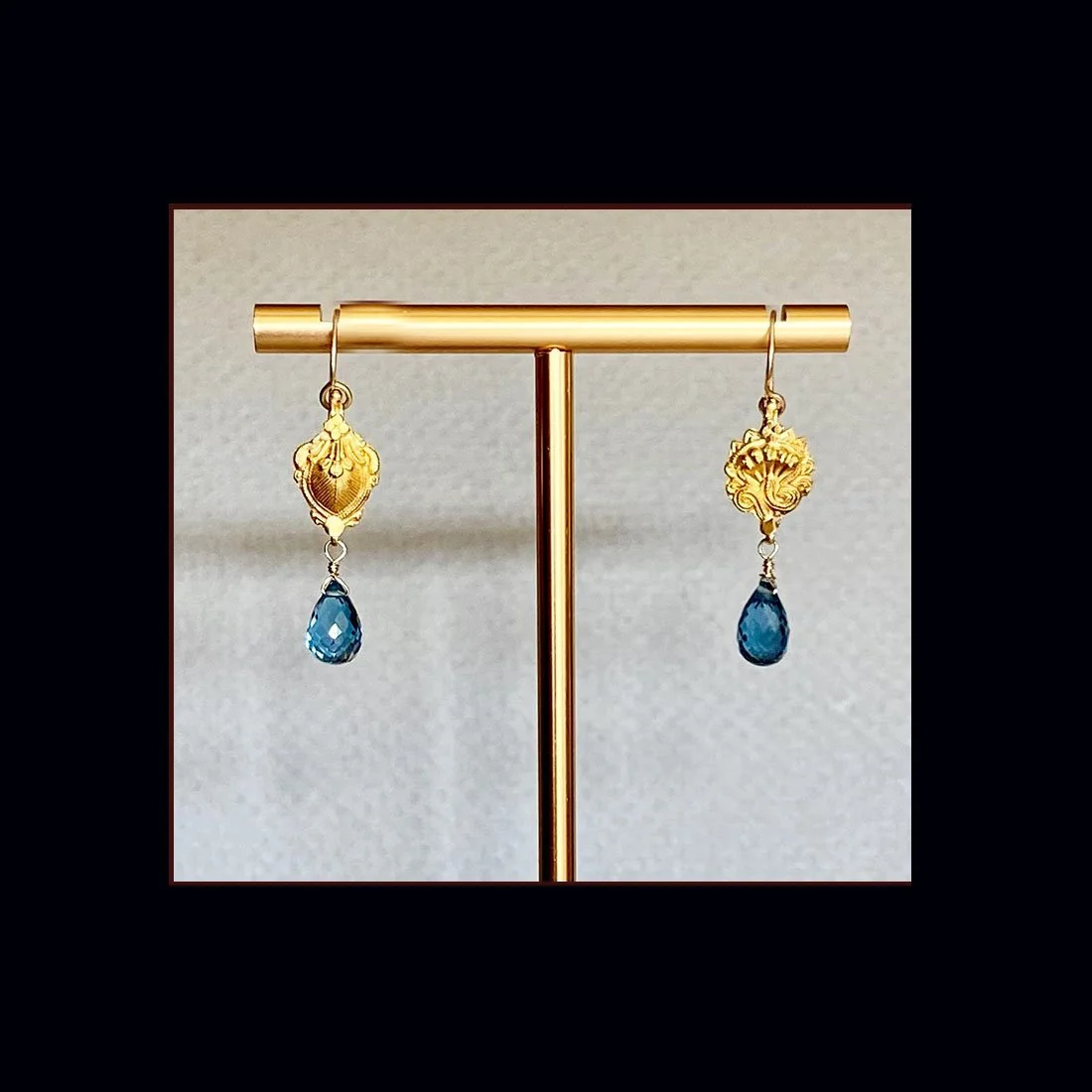 gold bluu.jpg
