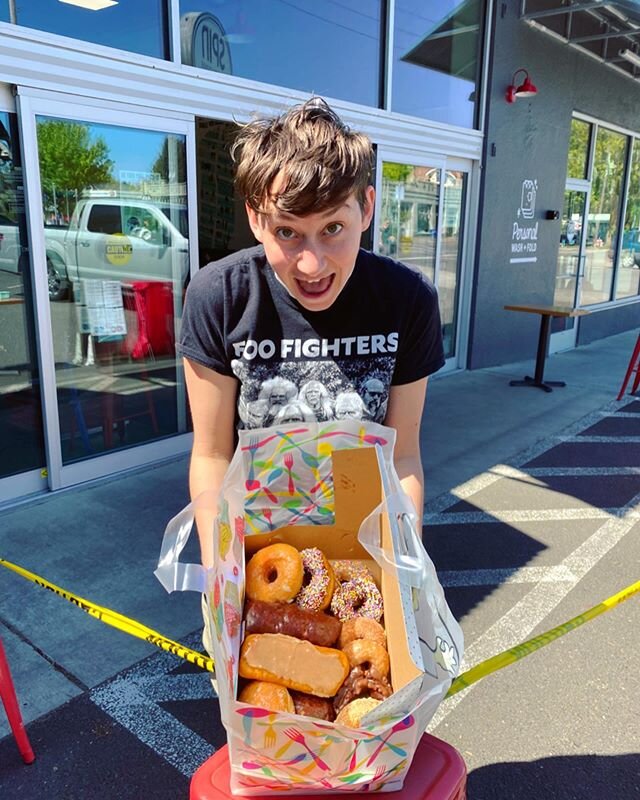 Our lovely customer Tracie made our Friday that much brighter with a free donut delivery from @helenbernhardbakery when they came to drop off their Wash Dry Pack order! Tracie said &ldquo;It&rsquo;s the teacher in me!&rdquo; Thanks for the donuts, te