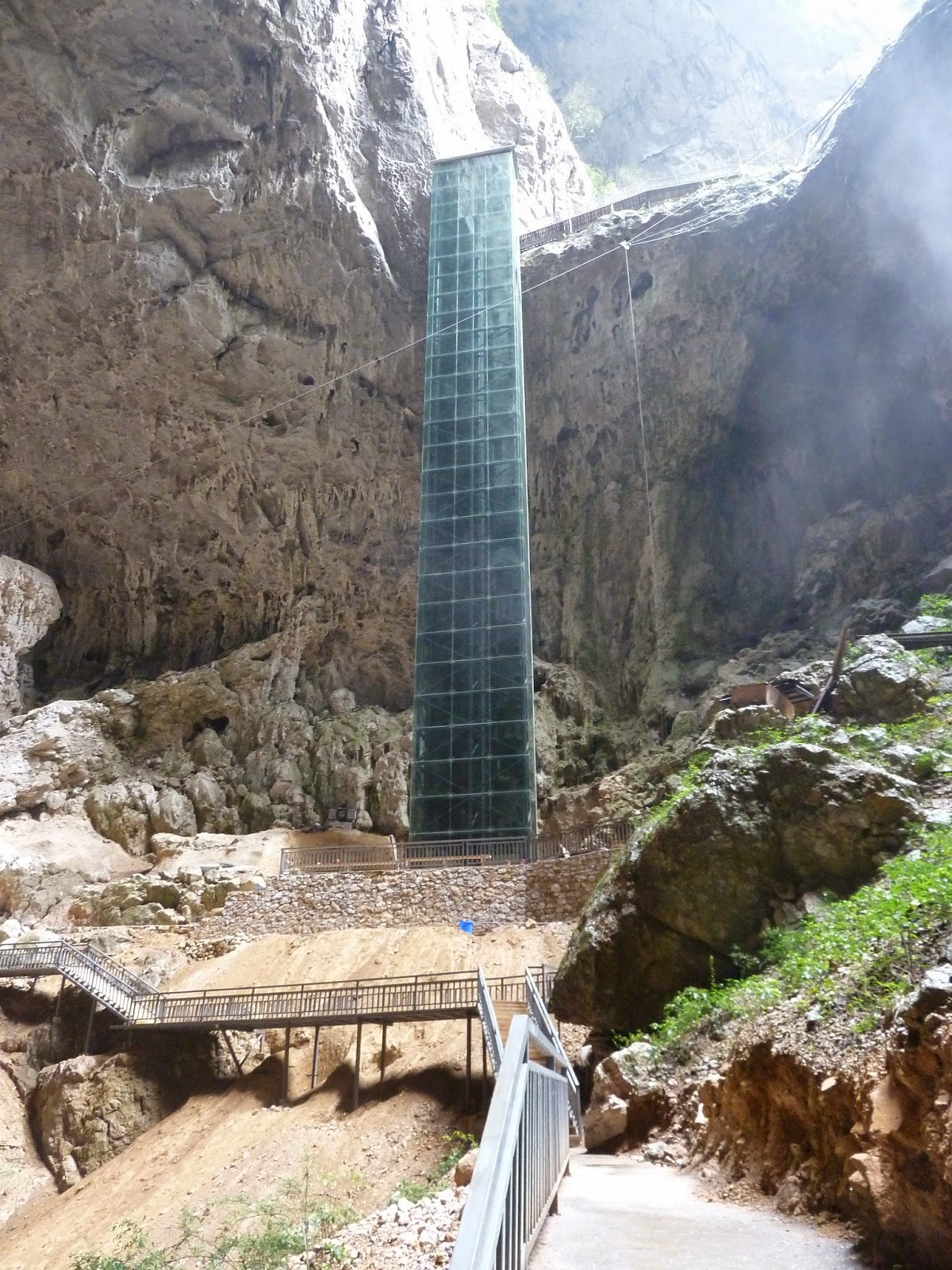 Emblematic of what is going on in Chinese national parks: a glass elevator built in Getu. 