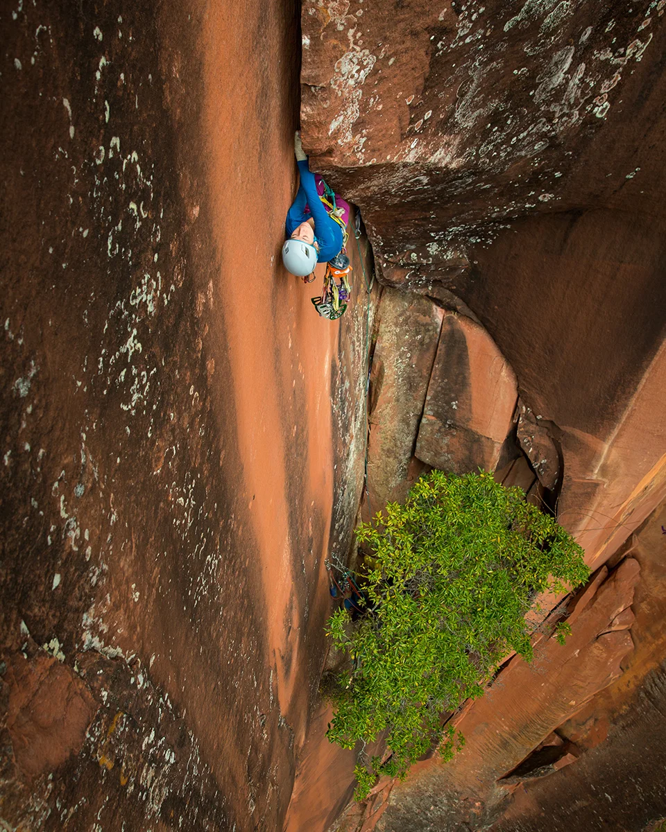 Straight in jamming an otherwise liebacking crux... © Irene Yee/Lady Lockoff Photography