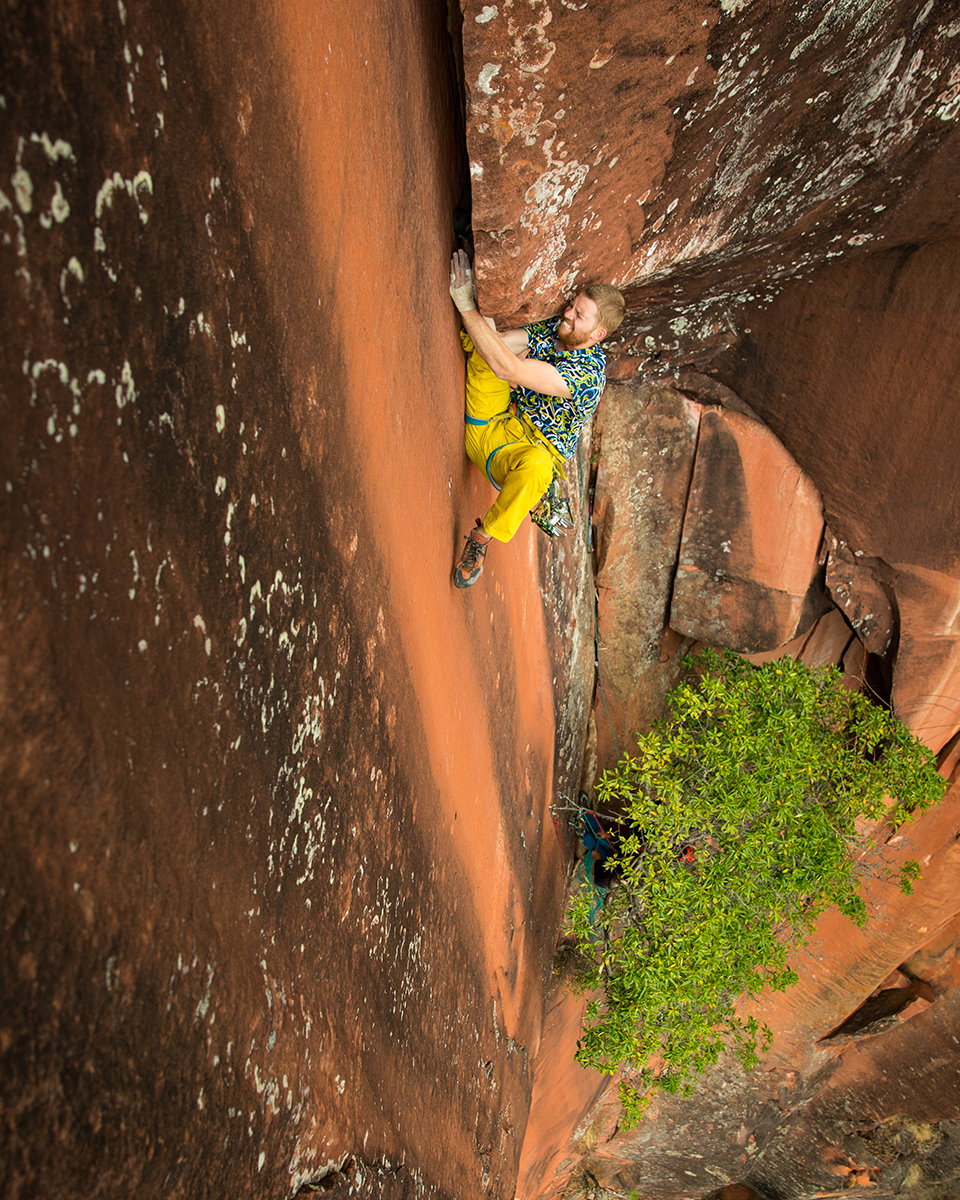 Inverting where he said he would: Danny Parker inverts mid-crux on Elephant Riders.© Irene Yee/Lady Lockoff Photography