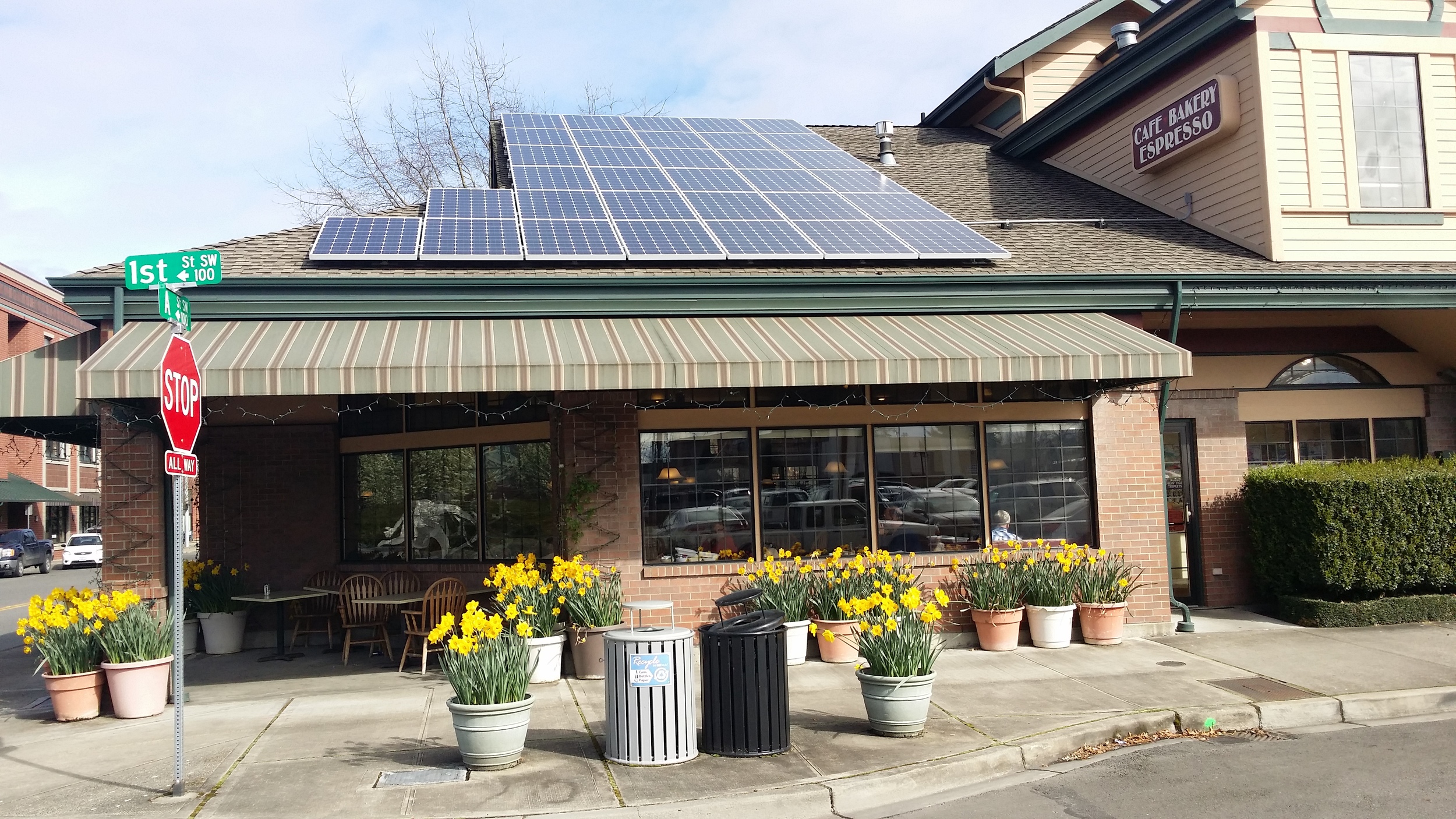 Sun Break Café-Auburn 10 kW / 37 - Itek, 270w Modules / Blue Frog APS Microinverters