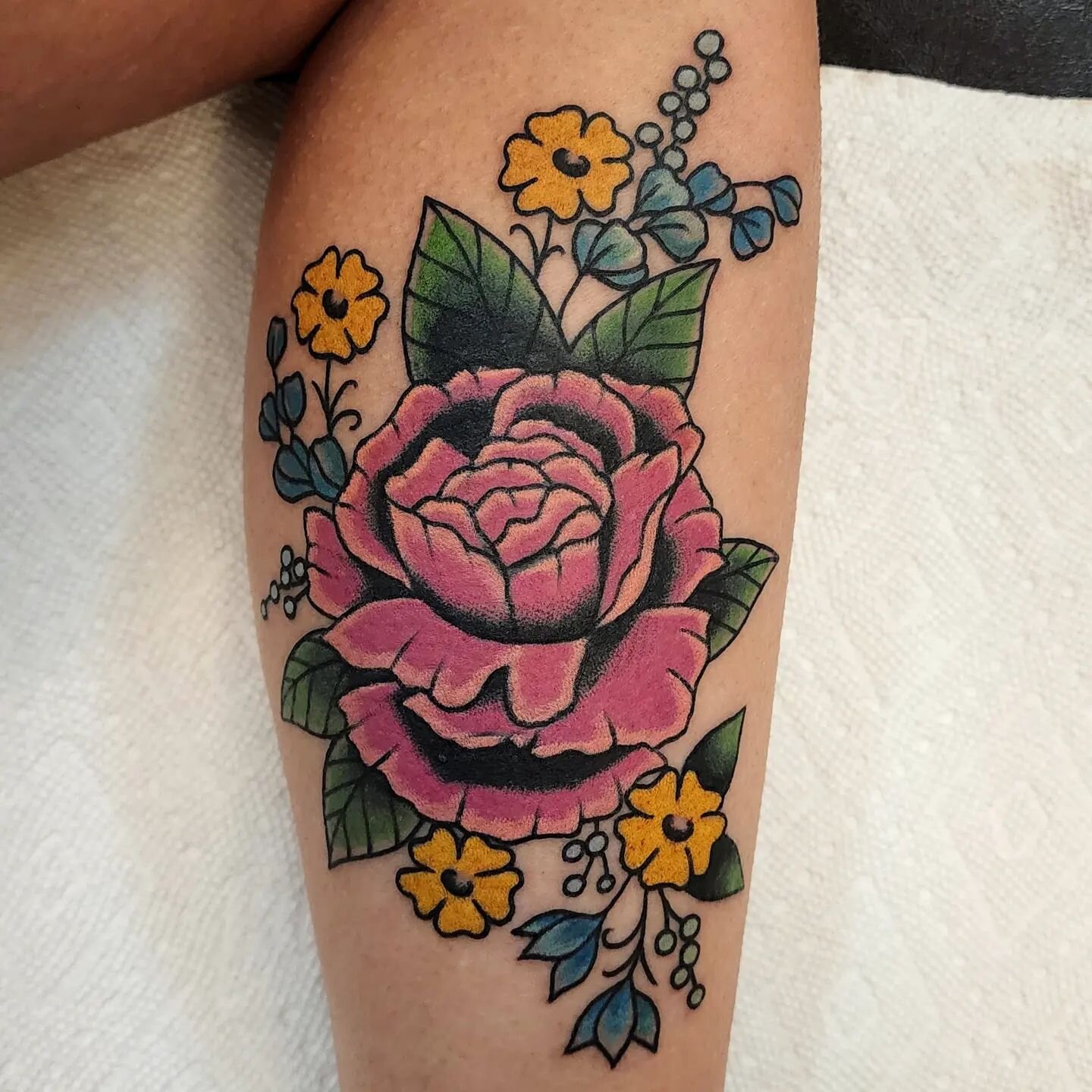 Cover up, swipe to see before photos! Cover ups can be really fun, thanks Misty! #coveruptattoo #floraltattoo #solidtattooing #arkansastattoos #arkansastattooartist #northlittlerock #littlerock #hotspringsarkansas #lrafb #wallerirons #thenaturalstate