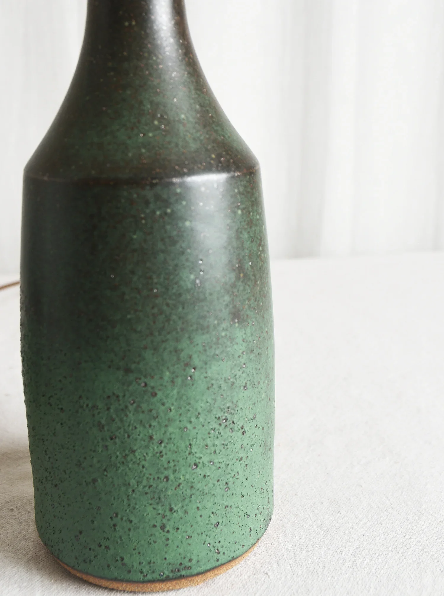 night+pond+green+med+angle+bottle+lamp+detail.webp