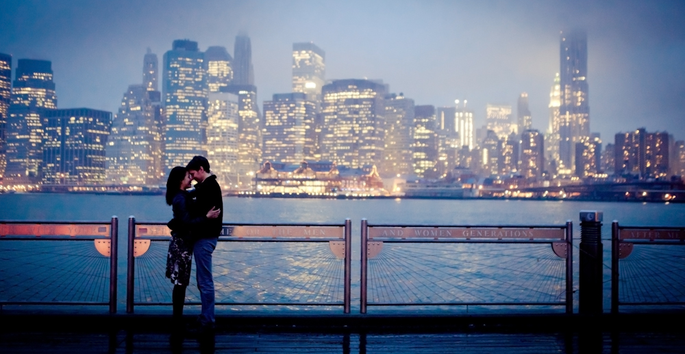 ENGAGEMENT PHOTOS AT DUMBO IN BROOKLYN - NATALIE SINISGALLI PHOTOGRAPHY